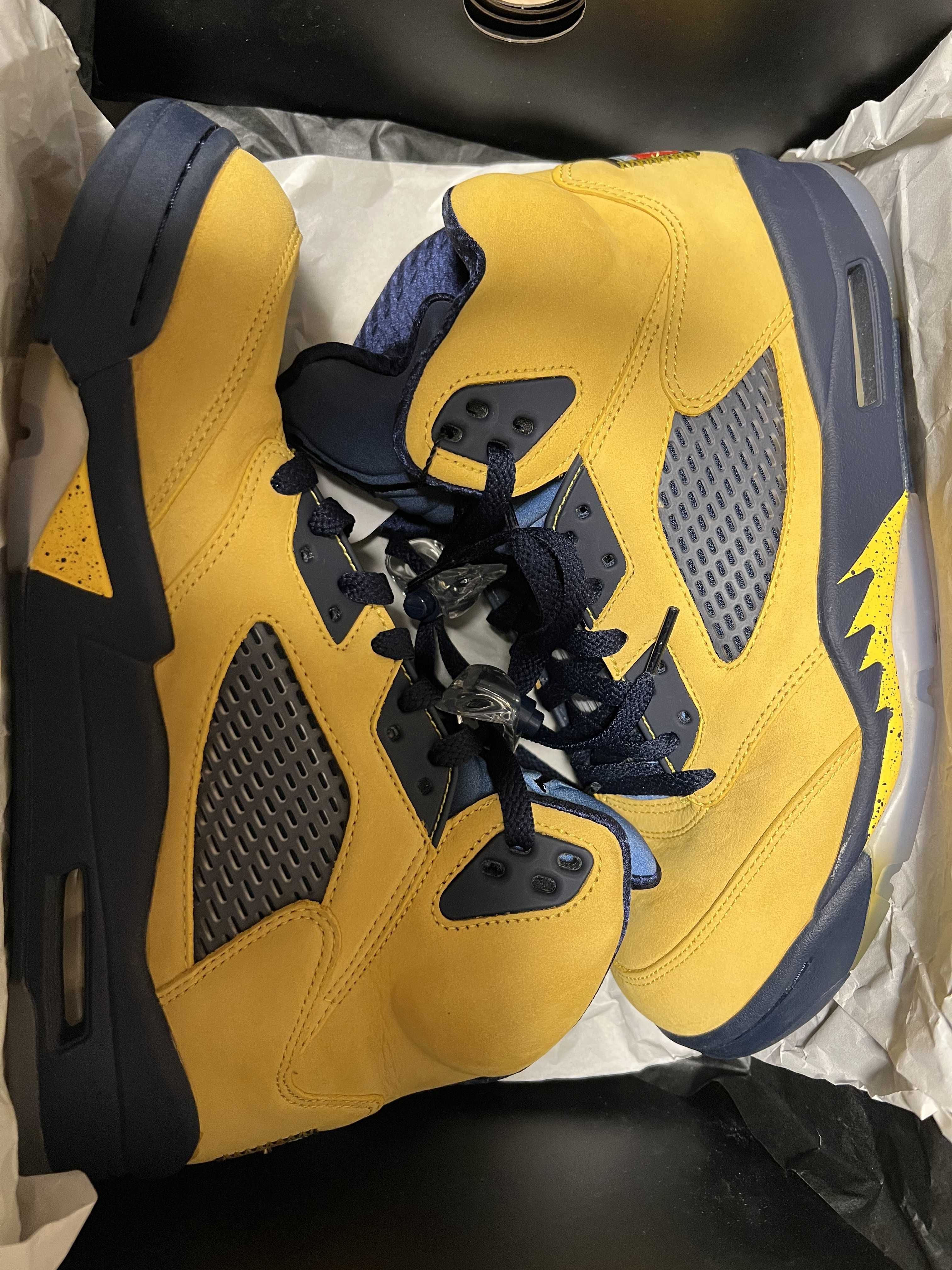 NIKE AIR JORDAN 5 "MICHIGAN"