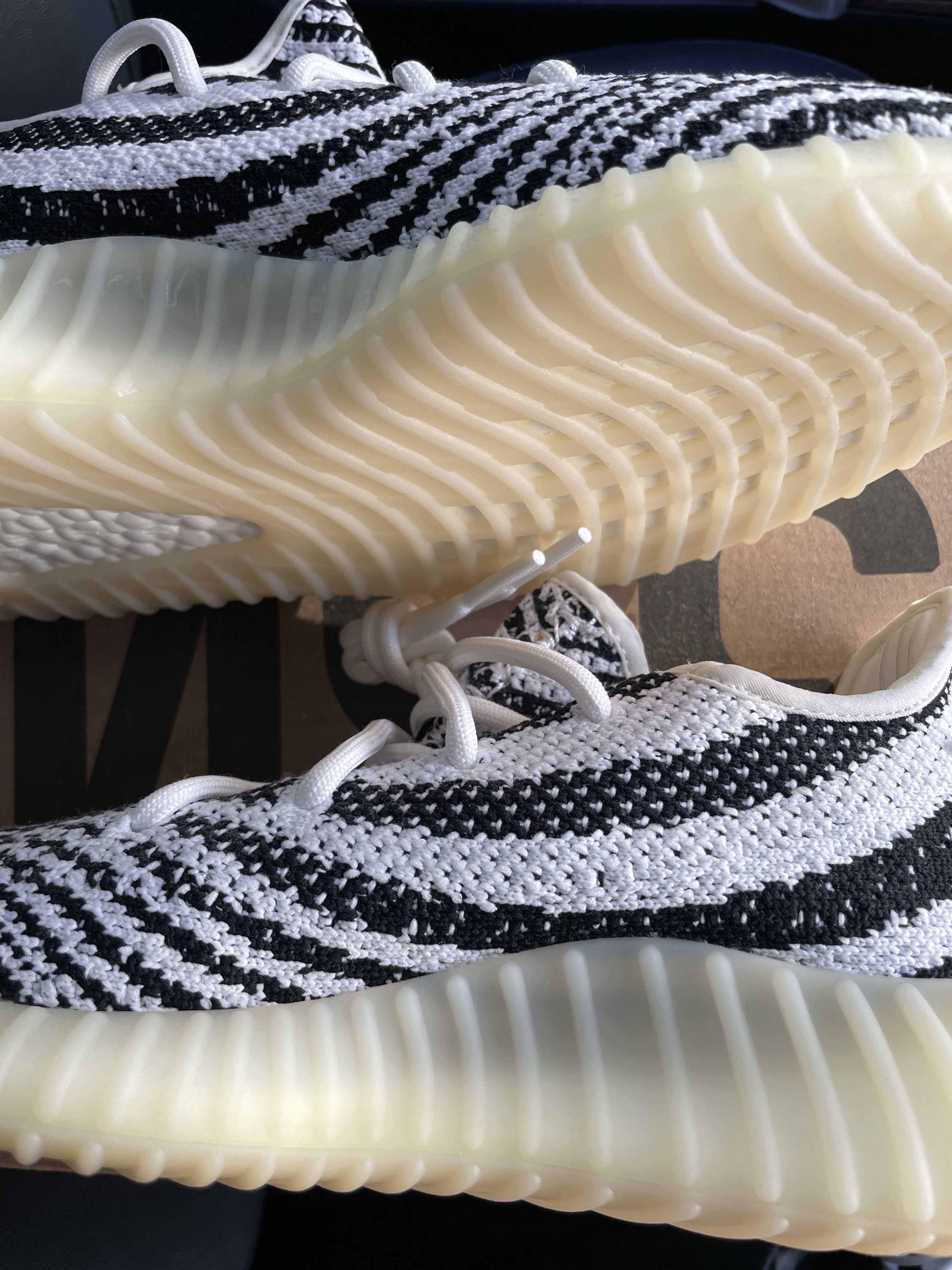 adidas YEEZY Boost 350 V2 "Zebra"