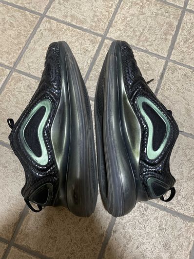 NIKE AIR MAX 720 THROWBACK FUTURE IRIDESCENT