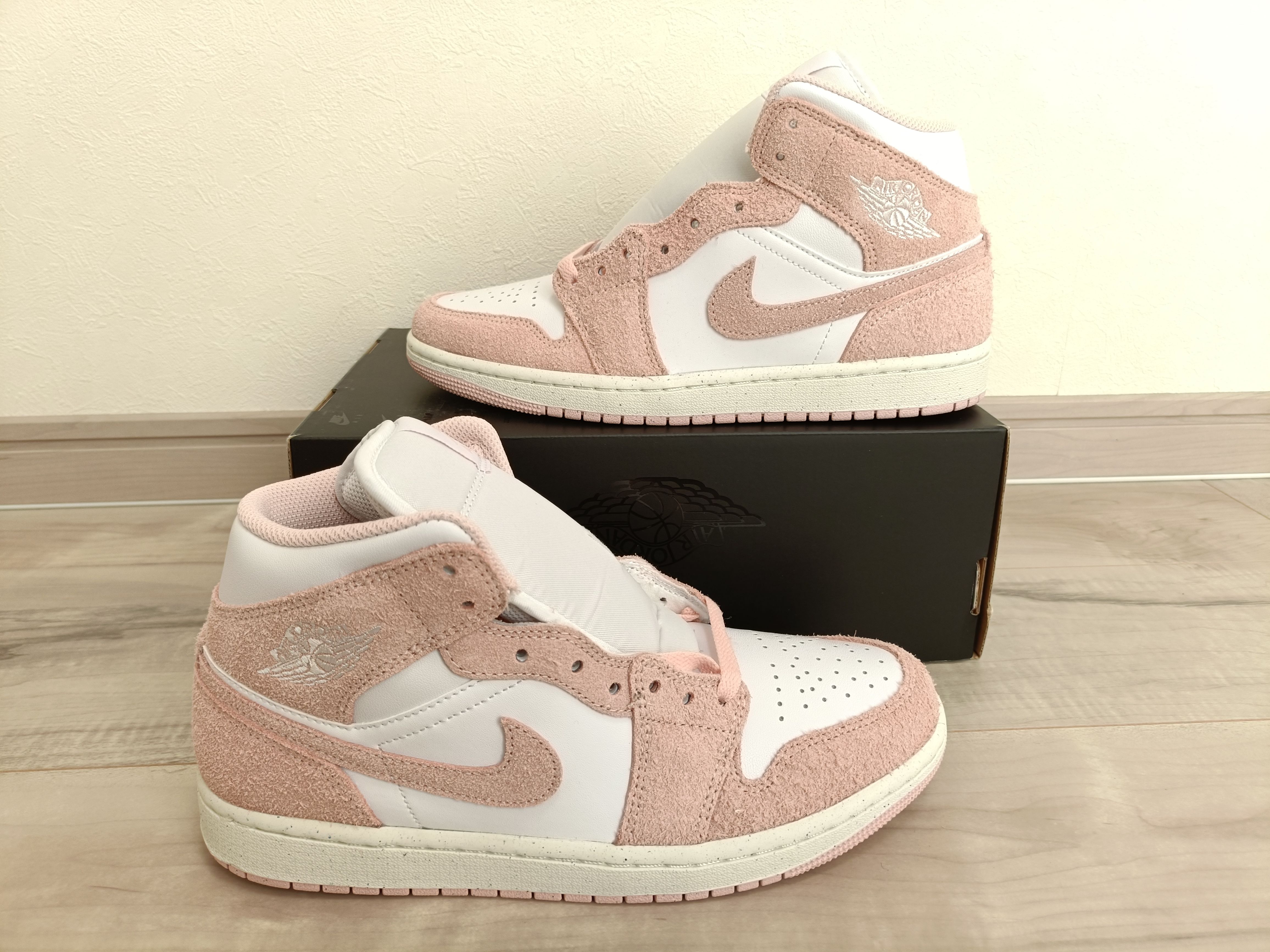 Nike Air Jordan 1 Mid SE "Pastel Pink"