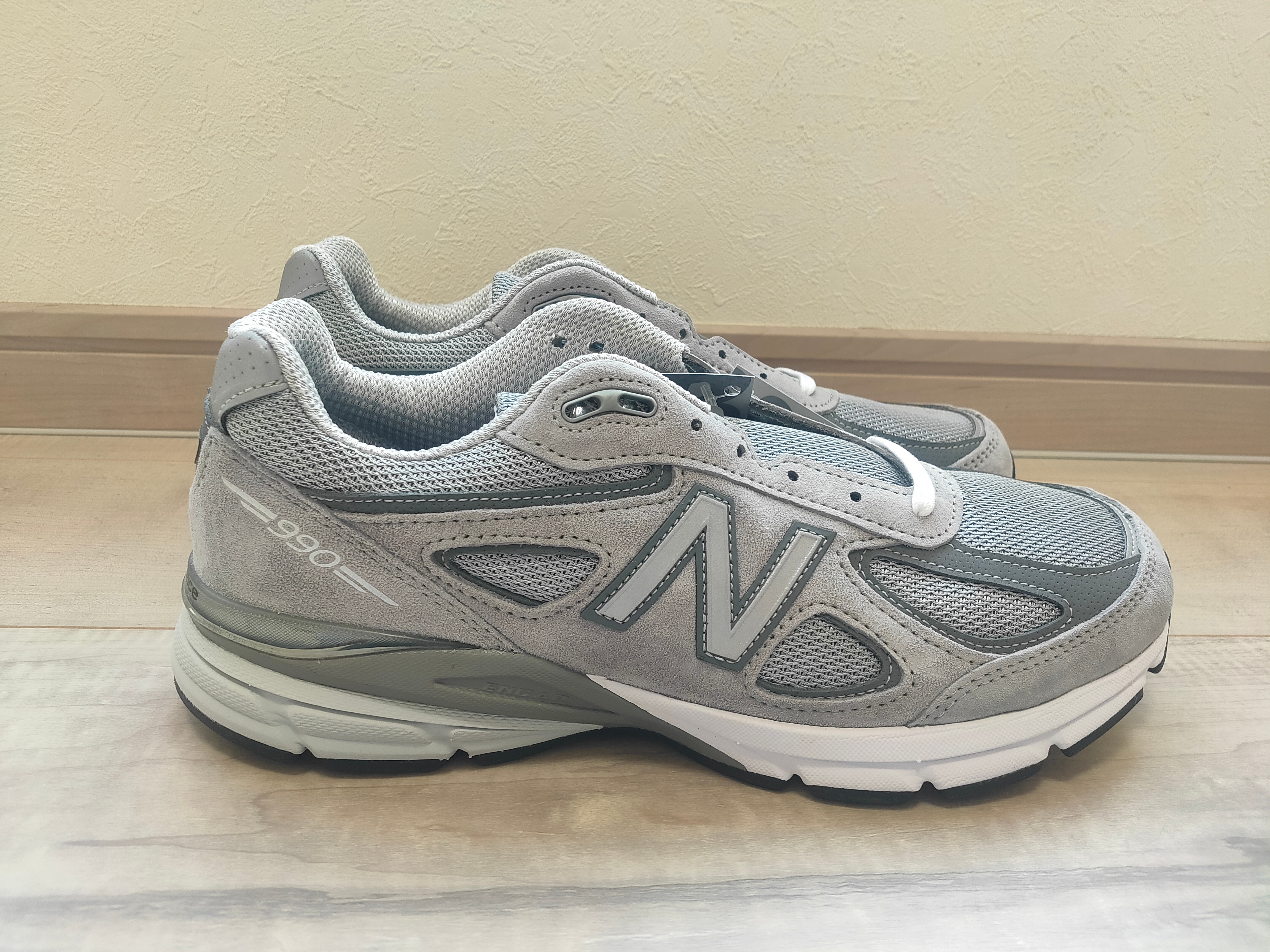 New Balance 990V4 "Grey Silver"