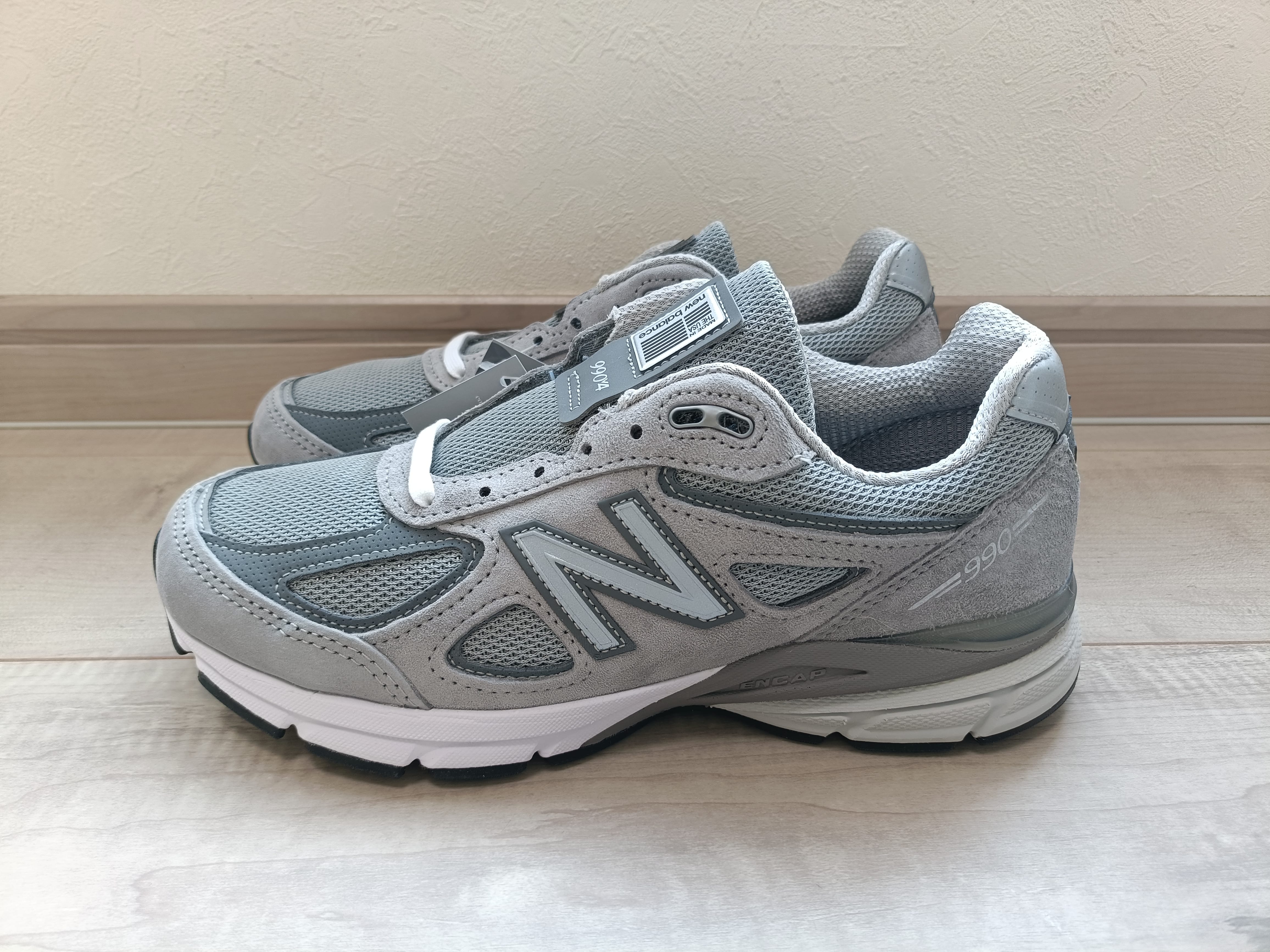 ニューバランス 990V4 "グレー シルバー"