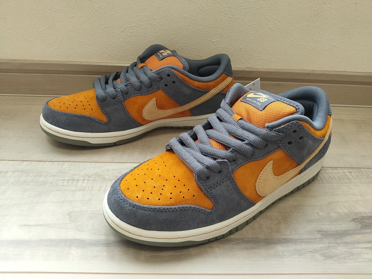Nike SB Dunk Low Pro "Light Carbon and Monarch"