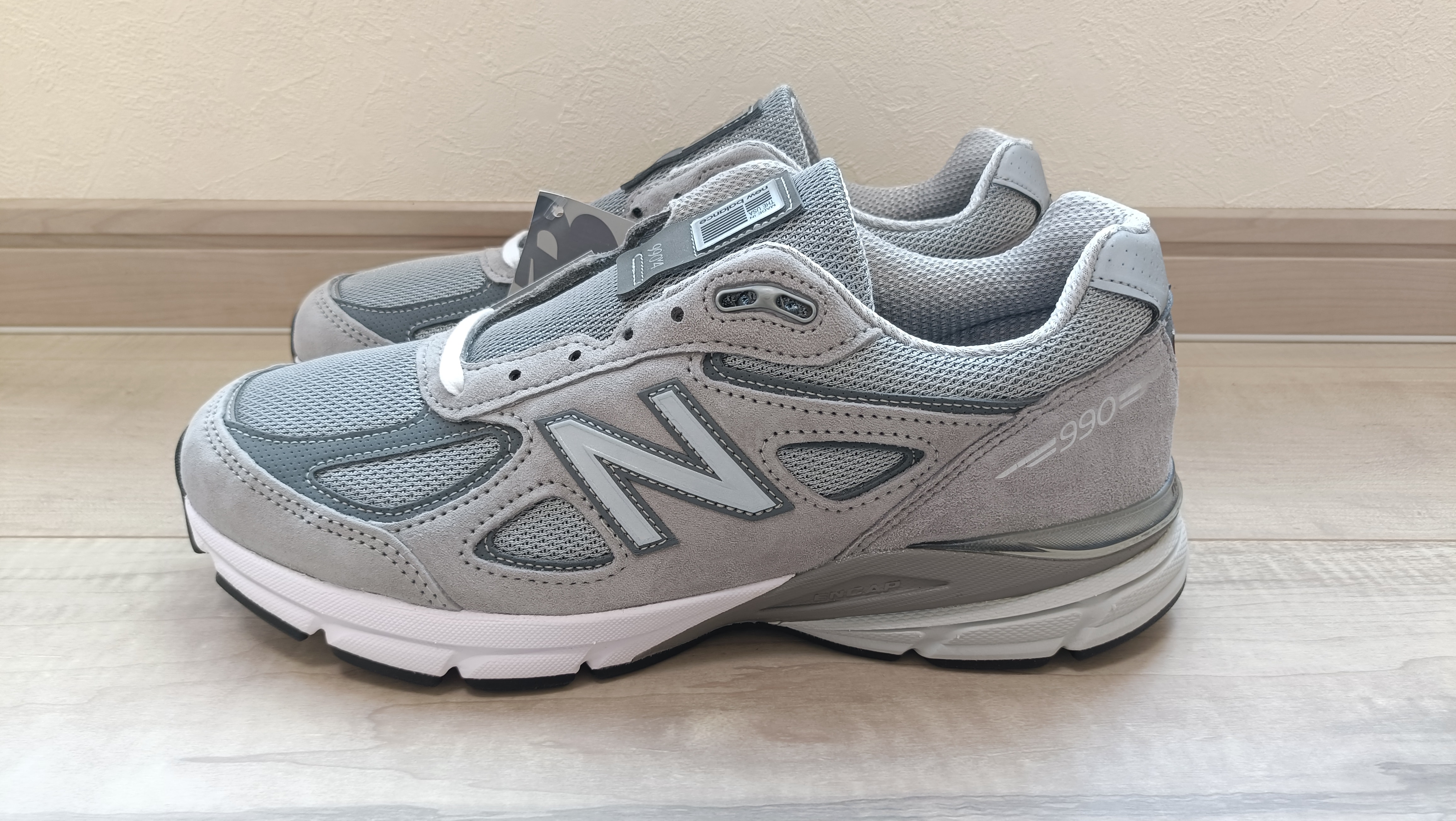 New Balance 990V4 "Grey Silver"