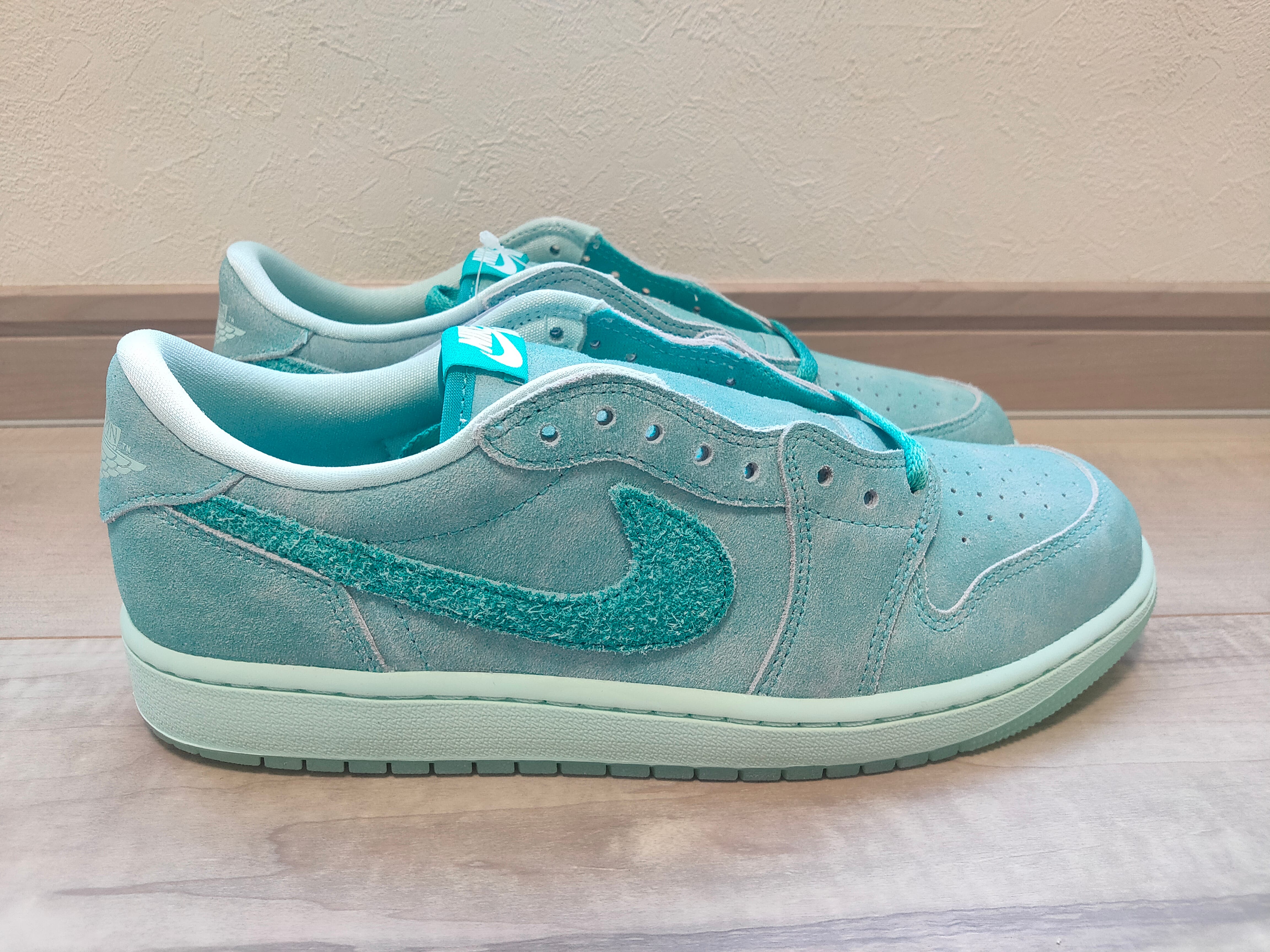 ナイキ ウィメンズ エアジョーダン1 ロー "ウォッシュドティール"