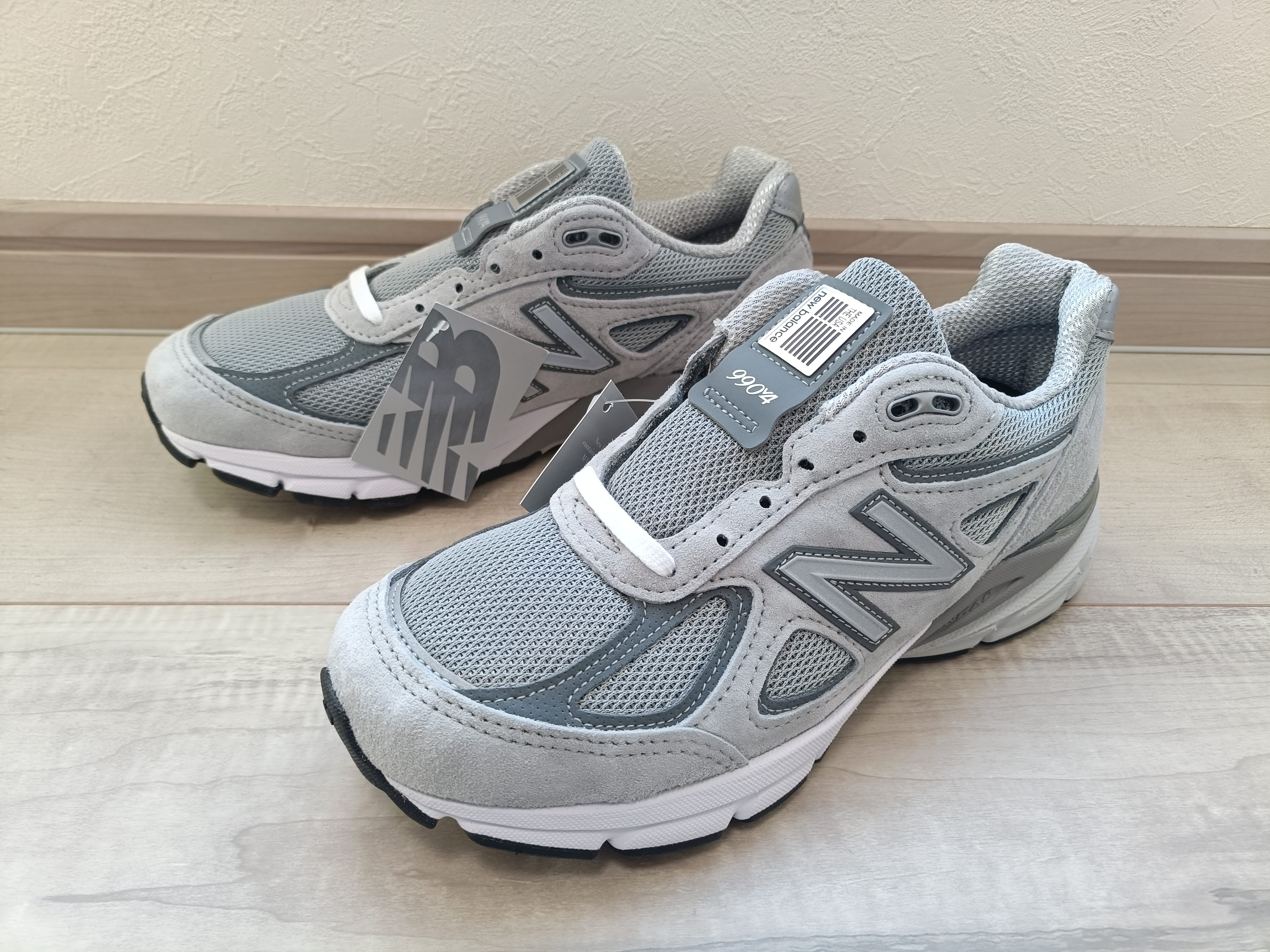 New Balance 990V4 "Grey Silver"