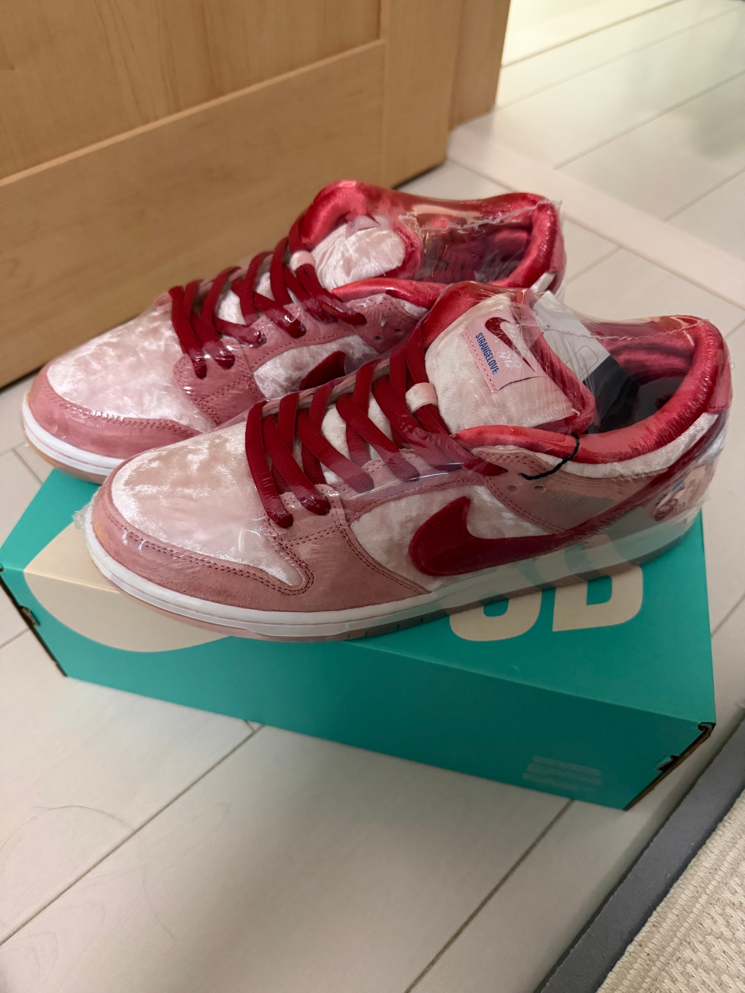 Strangelove × Nike SB Dunk Low "Valentine’s Day"
