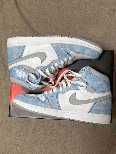 Nike Air Jordan 1 High OG "Hyper Royal"