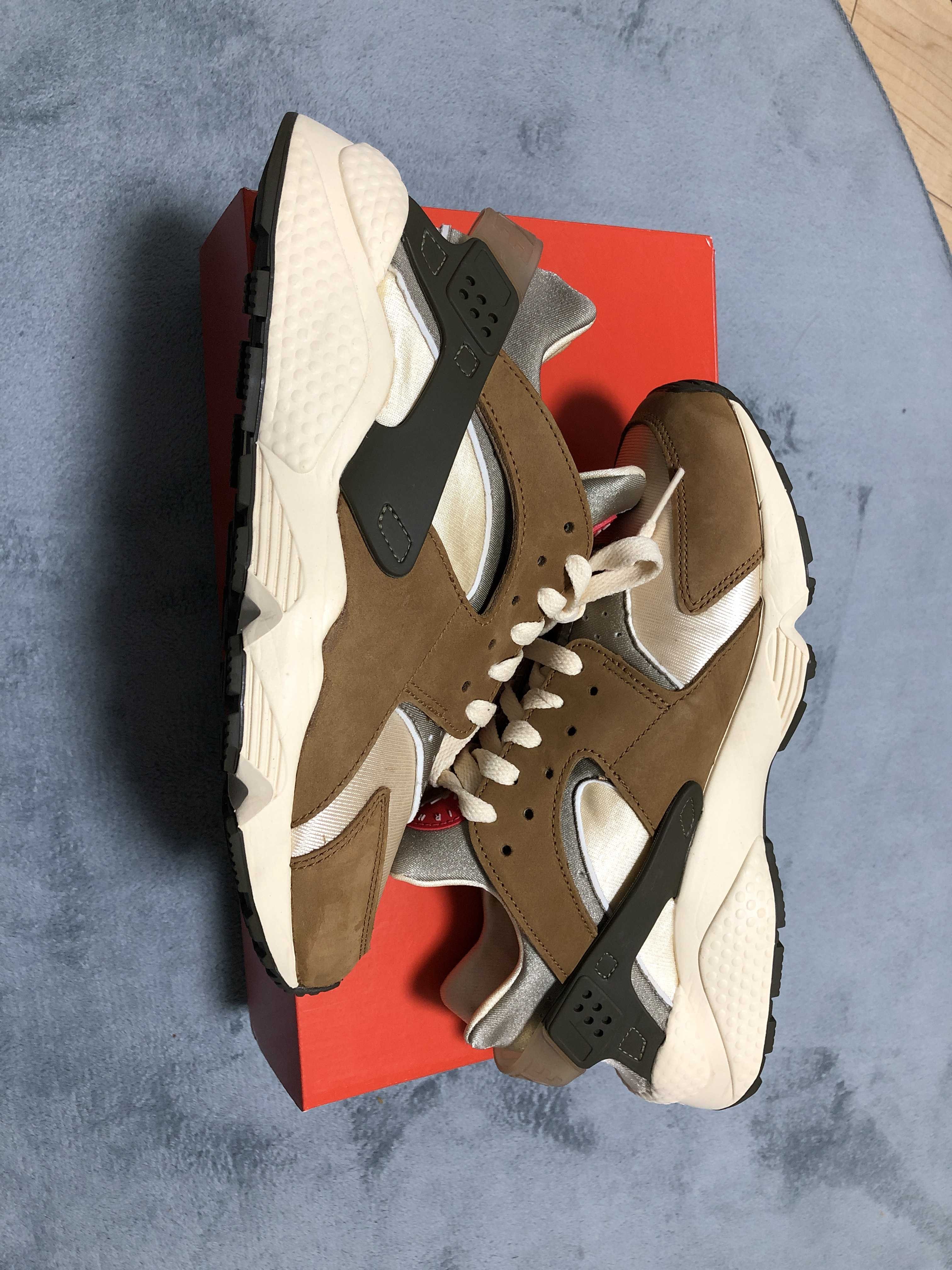Stussy × Nike Air Huarache "Desert Oak"