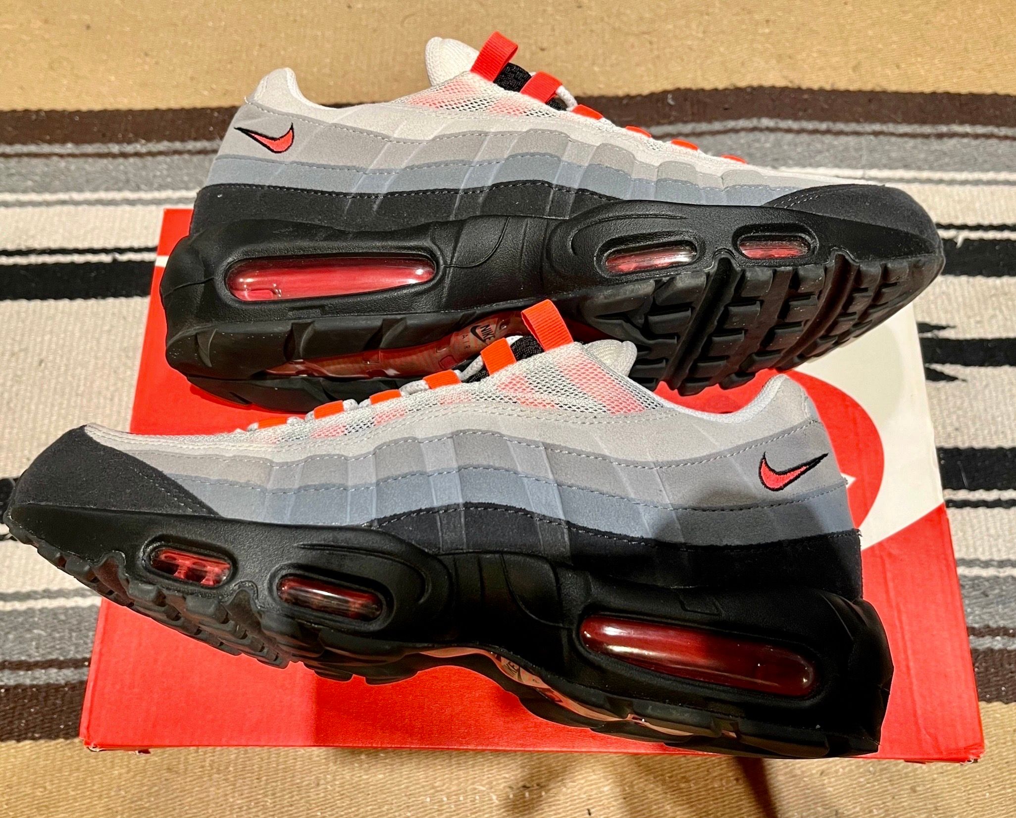 Nike Air Max 95 "White/Solar Red"