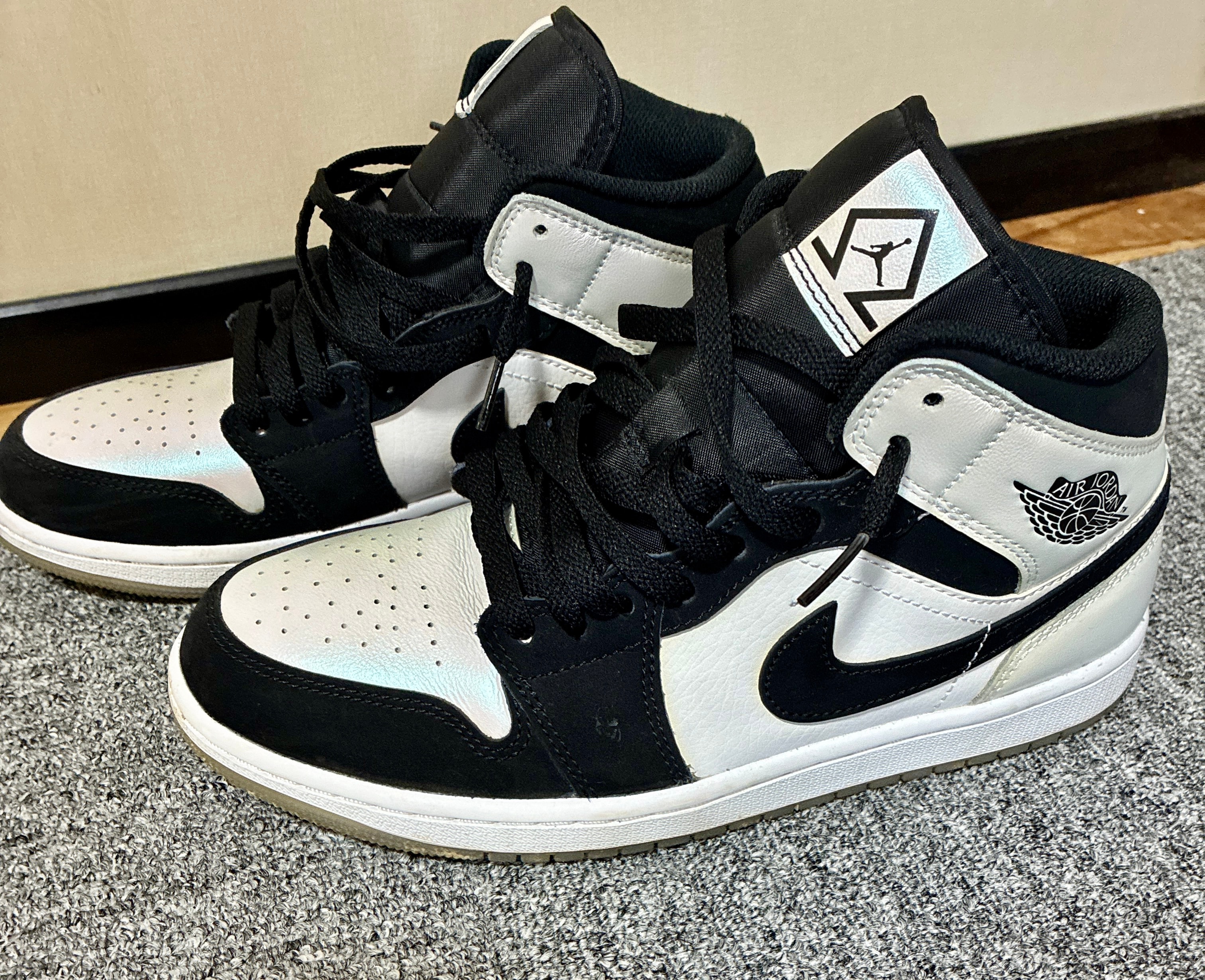 Nike Air Jordan 1 Mid "Omega/Black/White"