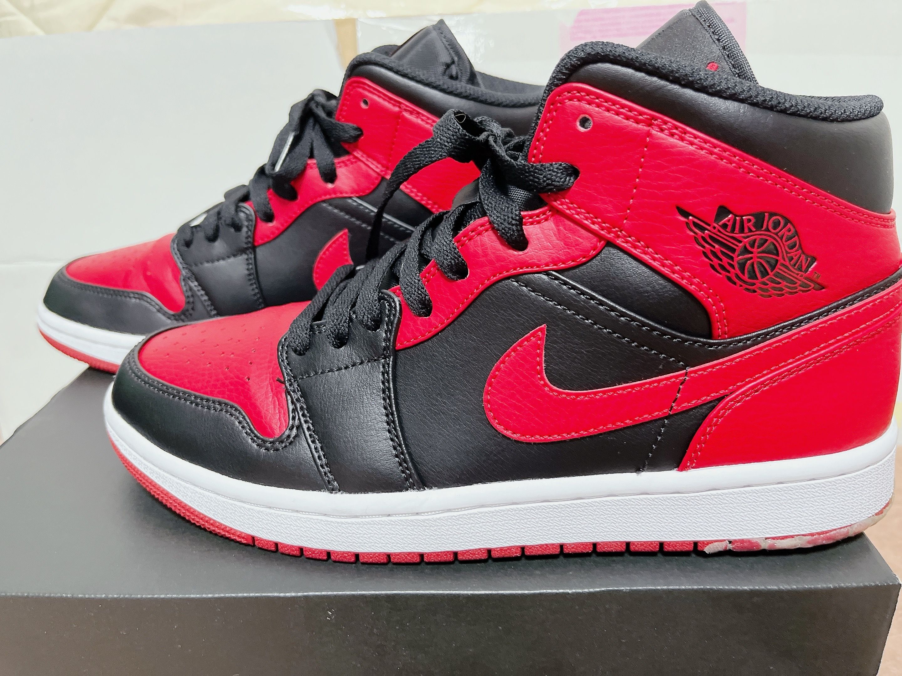 Nike Air Jordan 1 Mid "Bred"