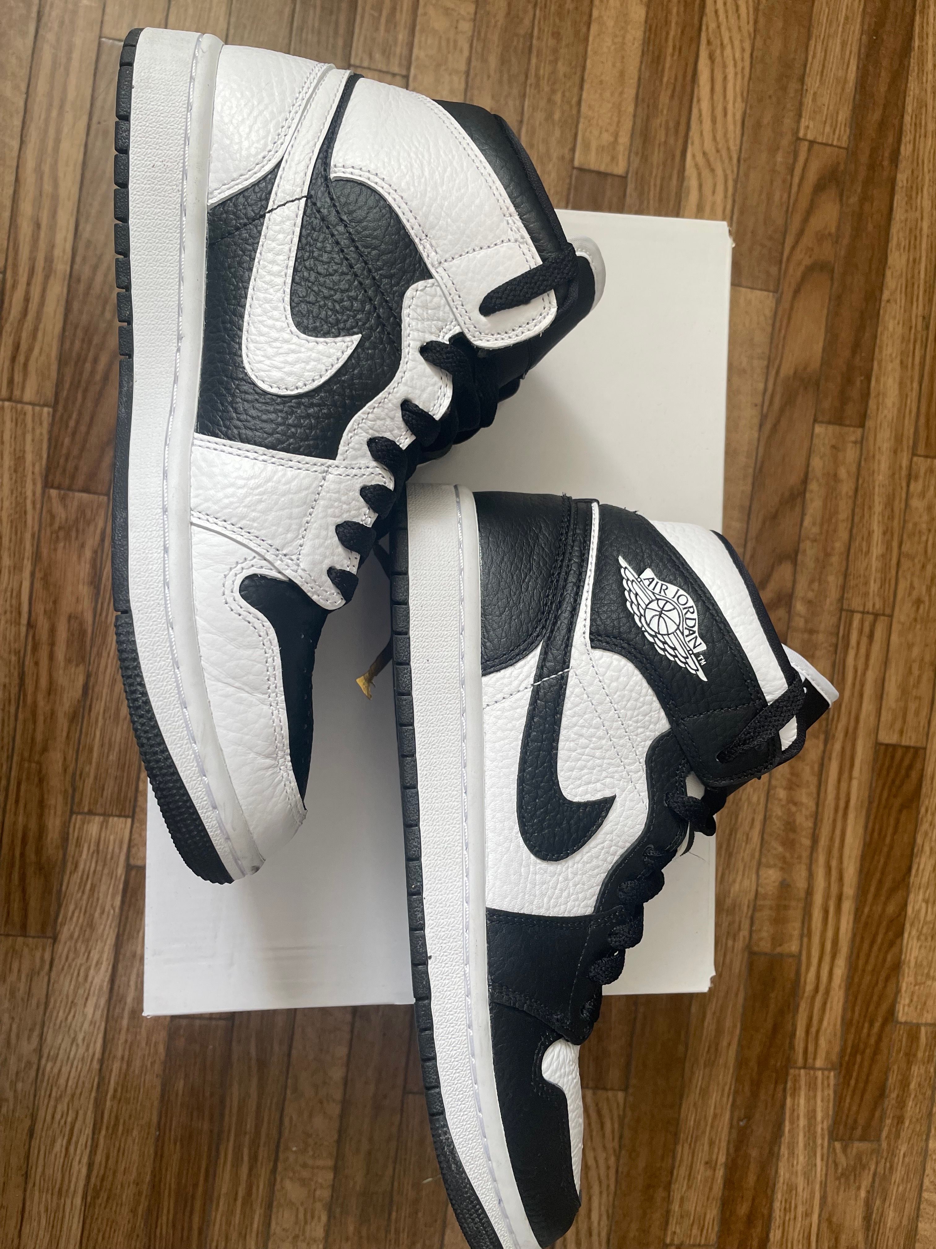 Nike Women's Air Jordan 1 Mid "Homage"