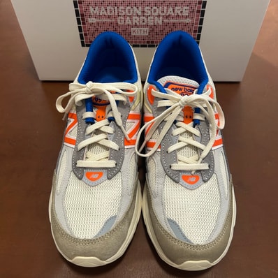KITH × New Balance 990V6 Madison Square Garden "Sanddrift"