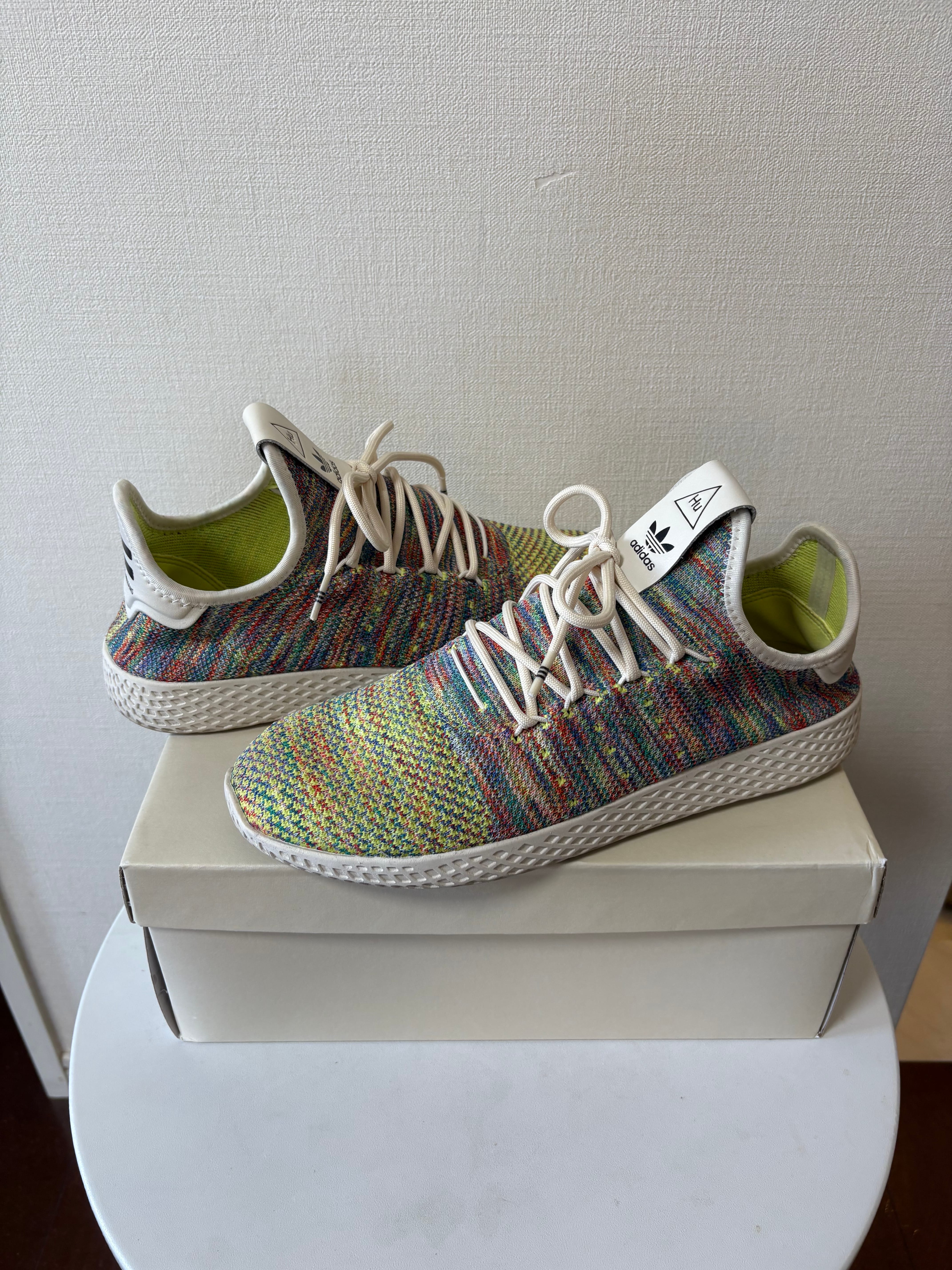 ファレル・ウィリアムス × アディダス  オリジナルス テニスフー PK "マルチカラー"