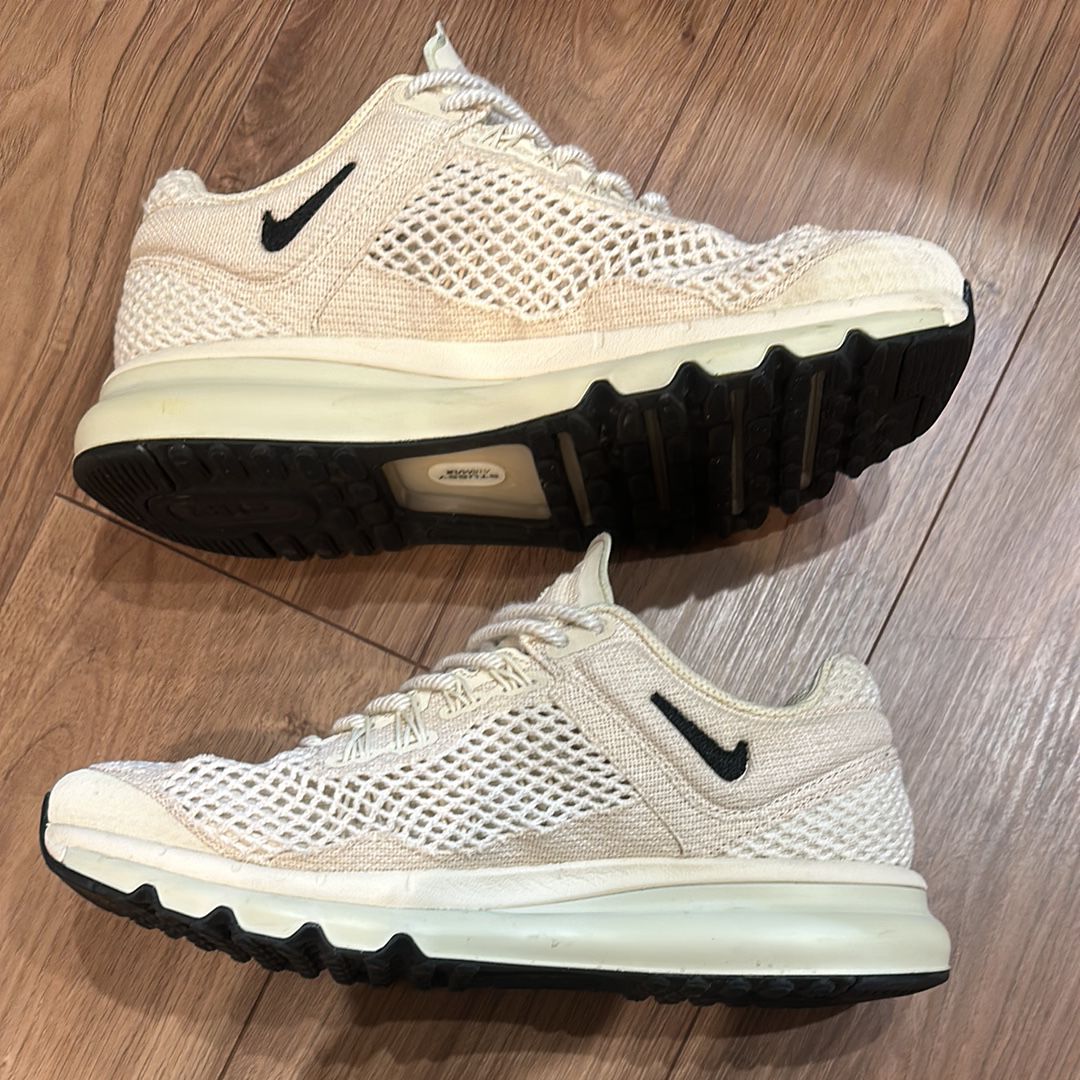 Stussy × Nike Air Max 2013 "Fossil"