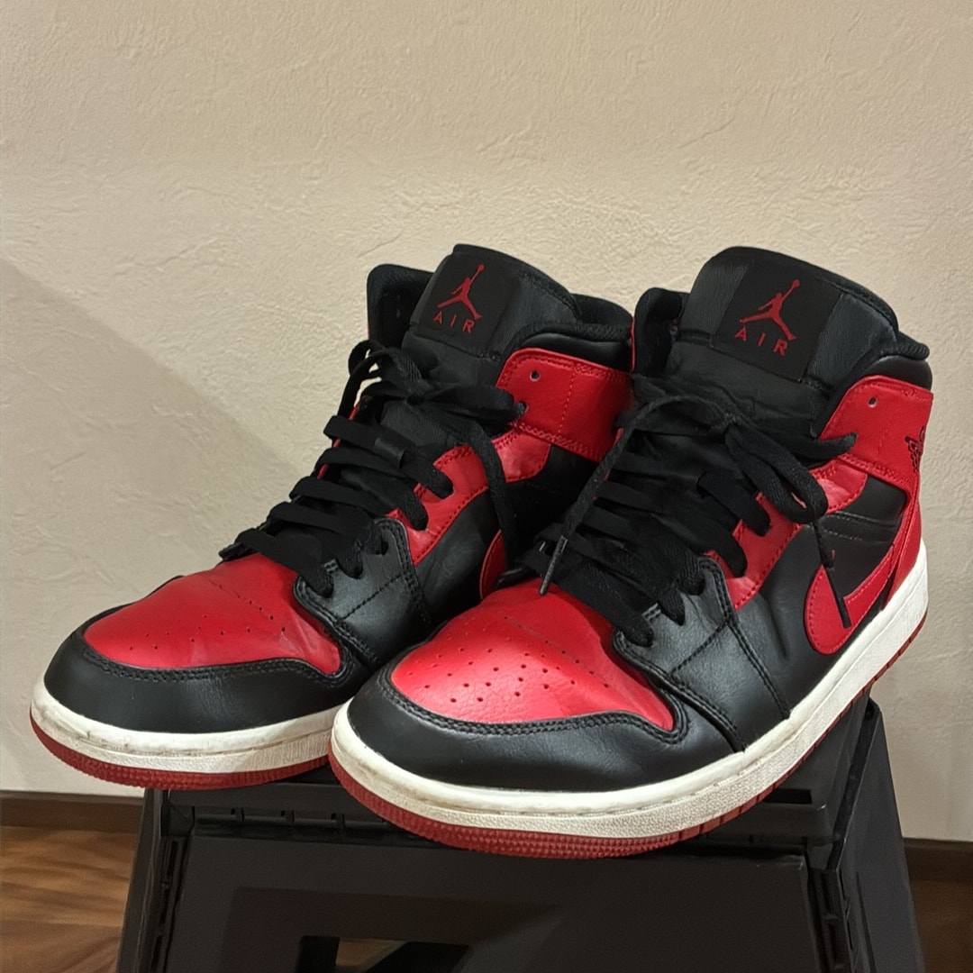 Nike Air Jordan 1 Mid "Bred"
