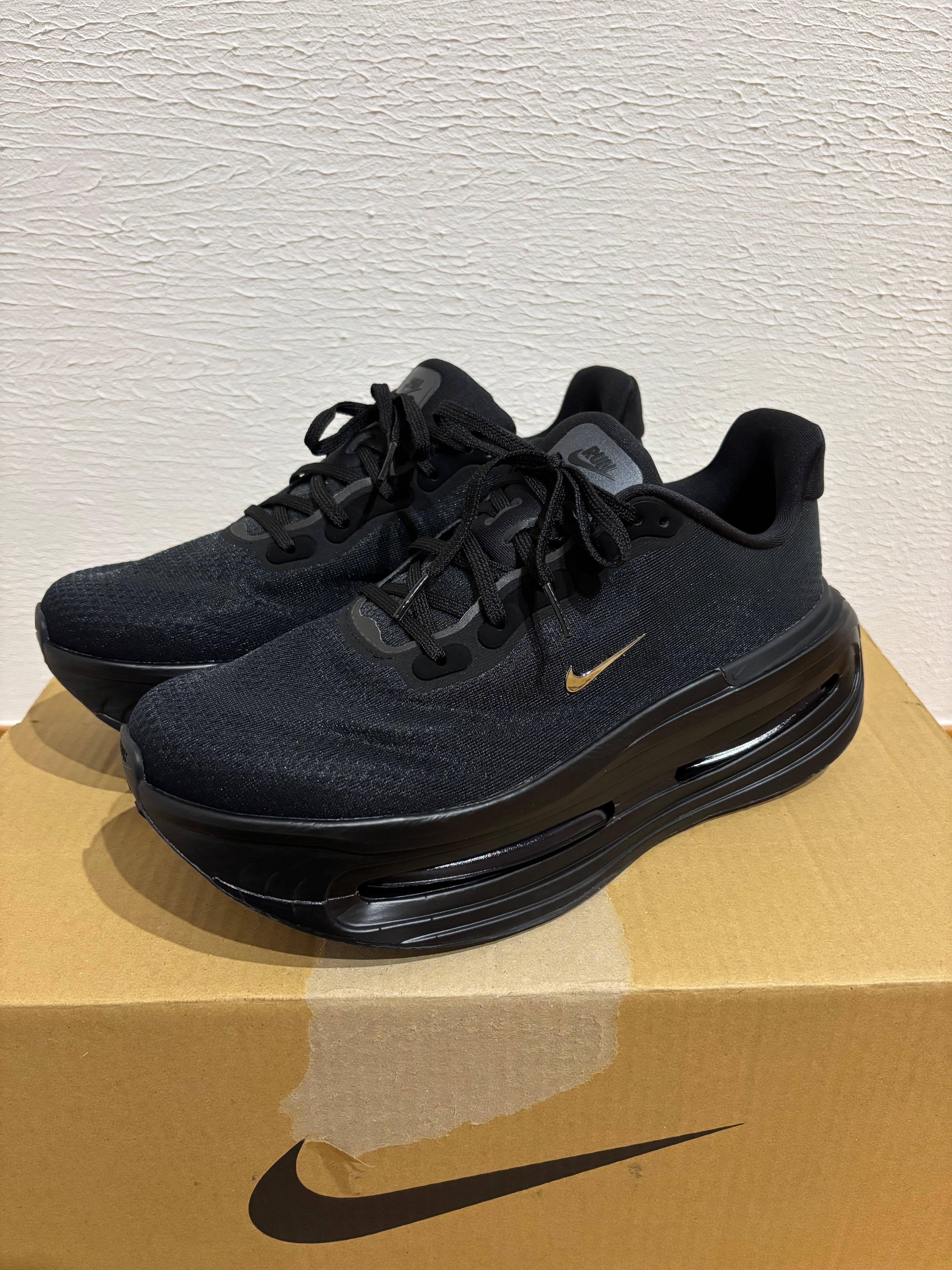 ナイキ ボメロ プレミアム "クロムミニスウッシュ/ブラック"