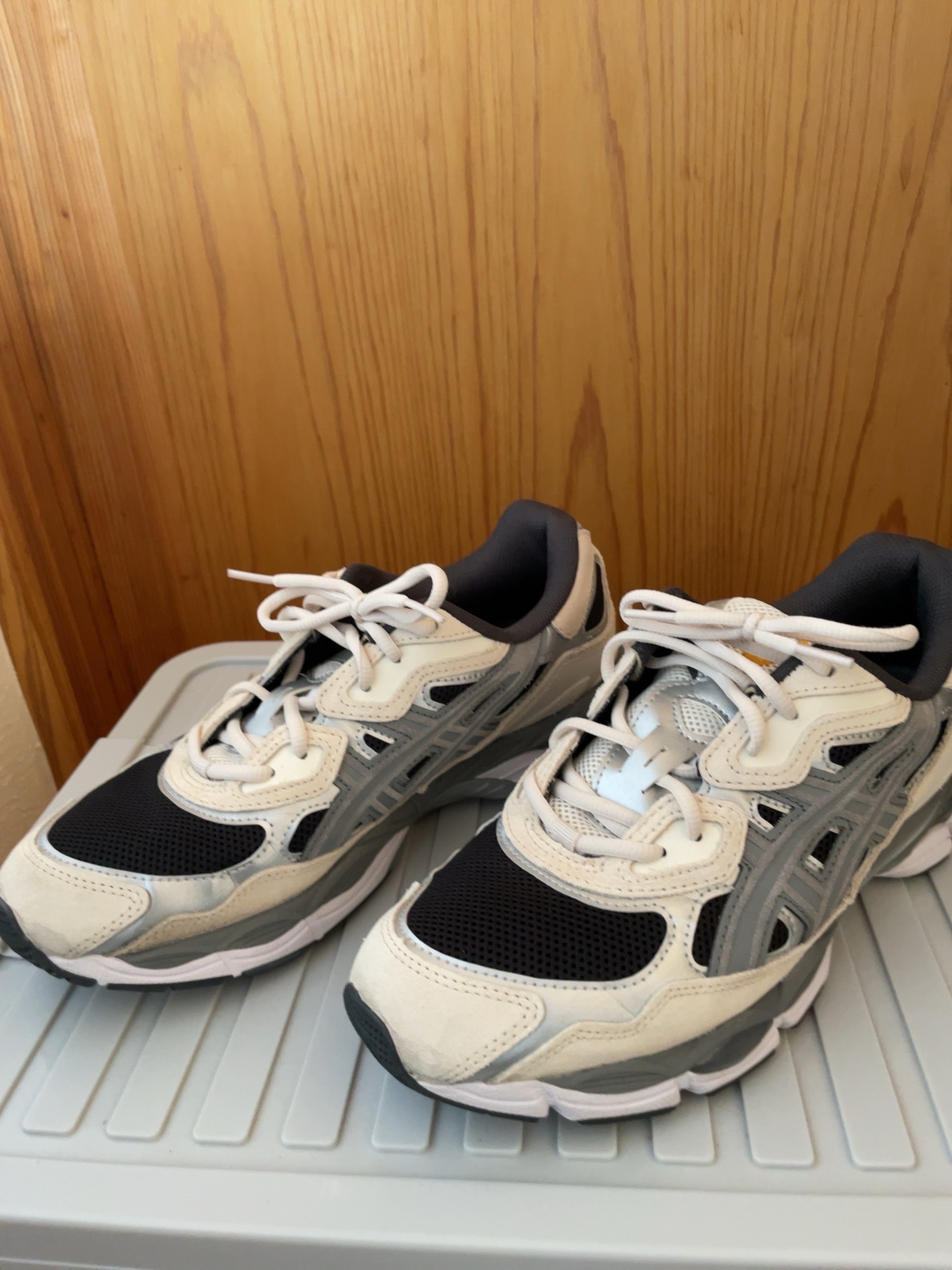 Asics Gel-NYC "Black/Clay Grey"