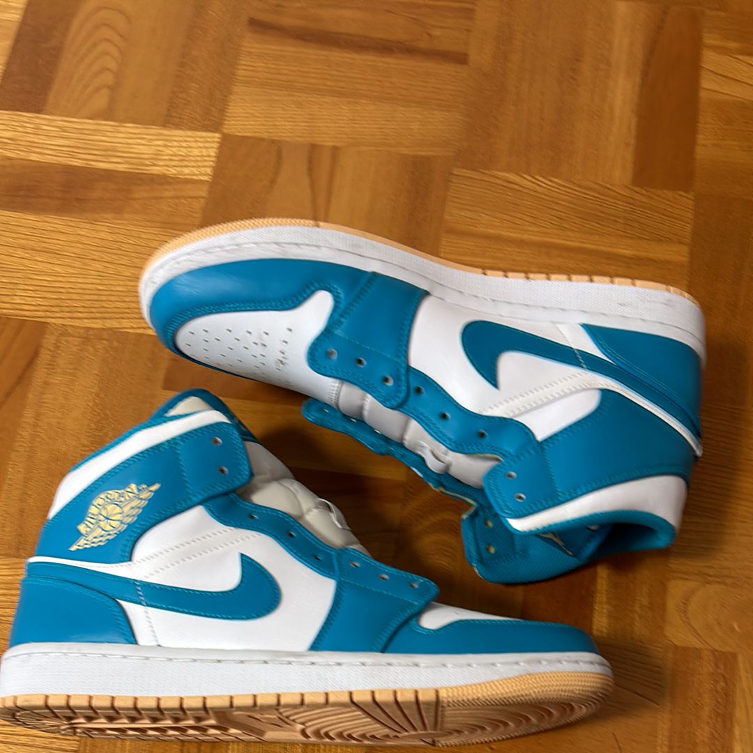 Nike Air Jordan 1 Mid "Aquatone"