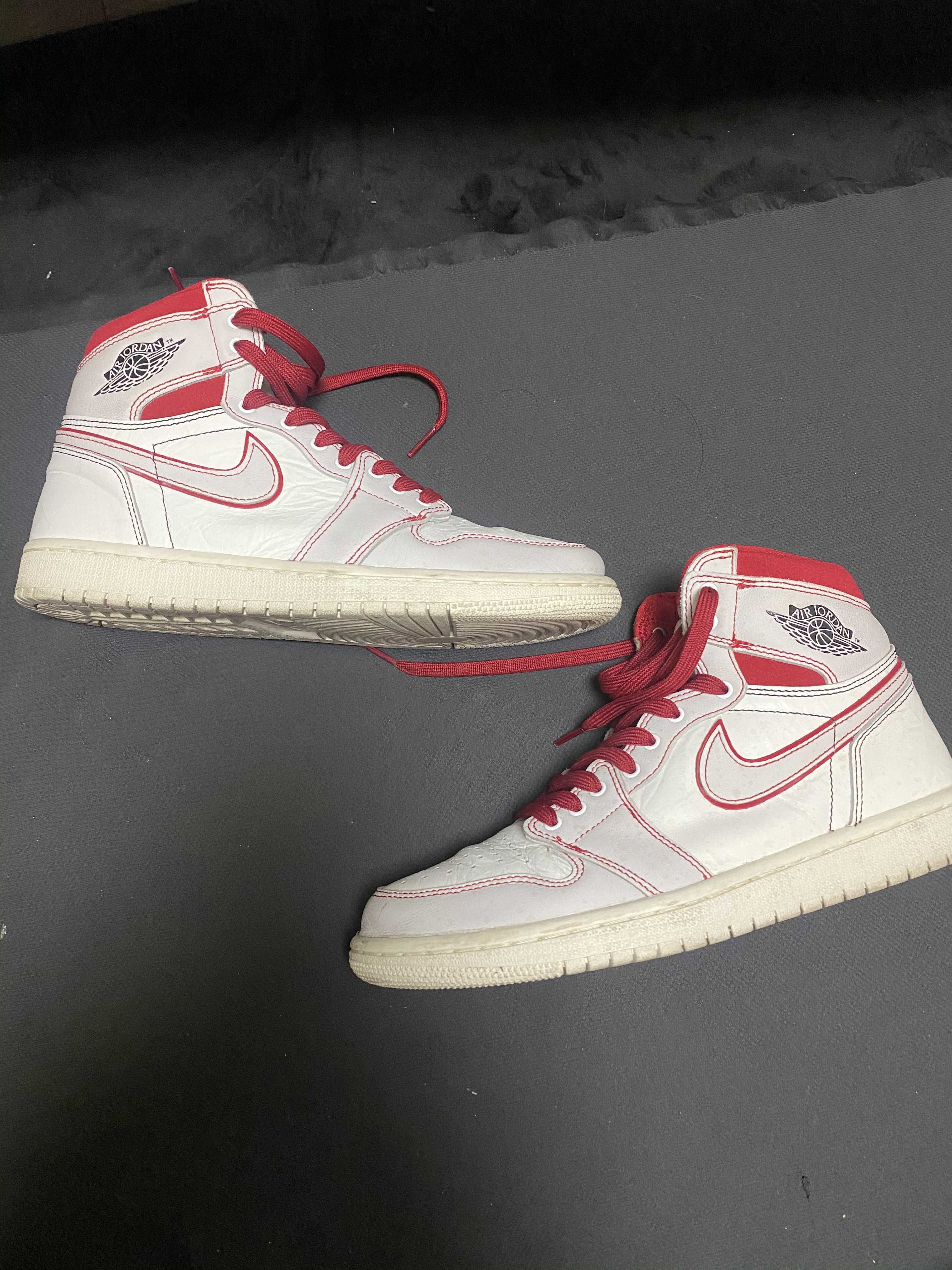 Nike Air Jordan 1 Retro High OG "Sail/University Red"     