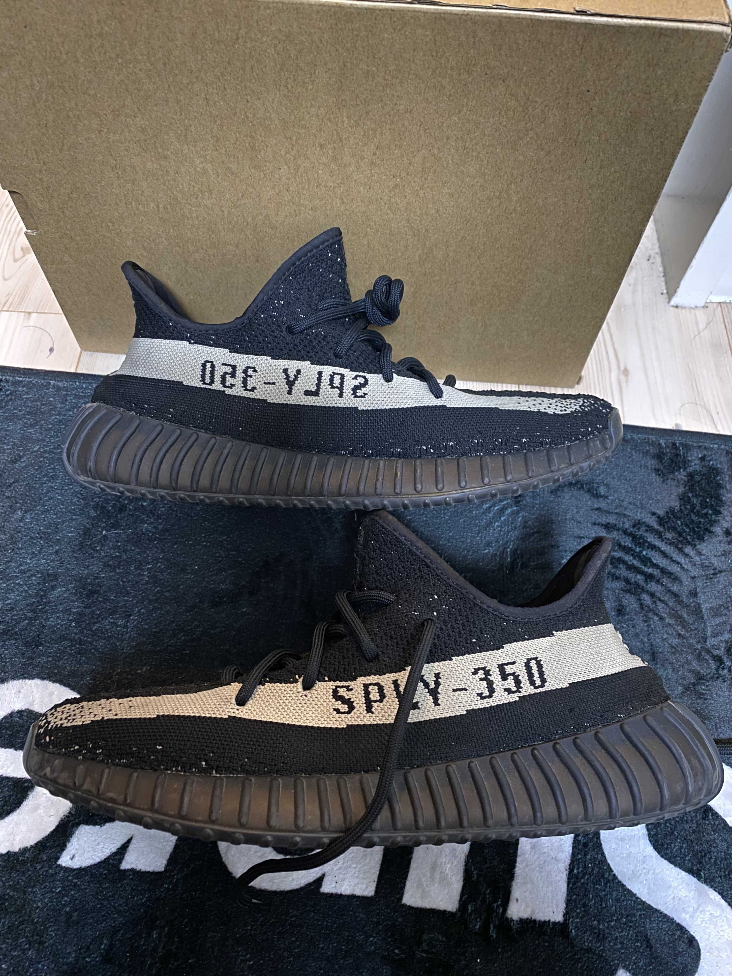 adidas YEEZY Boost 350 V2 "Oreo"