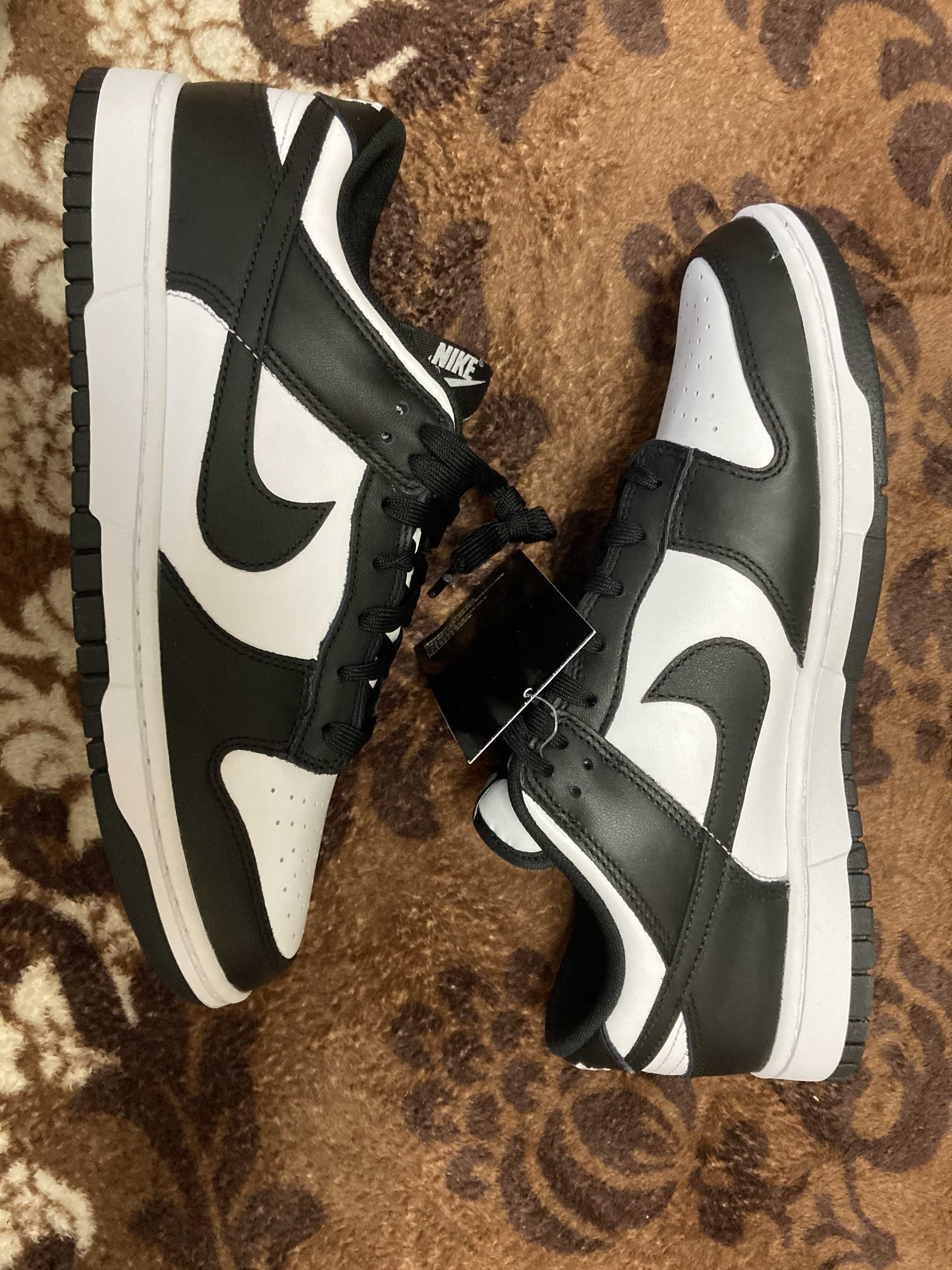 Nike Dunk Low Retro "Panda/White/Black"