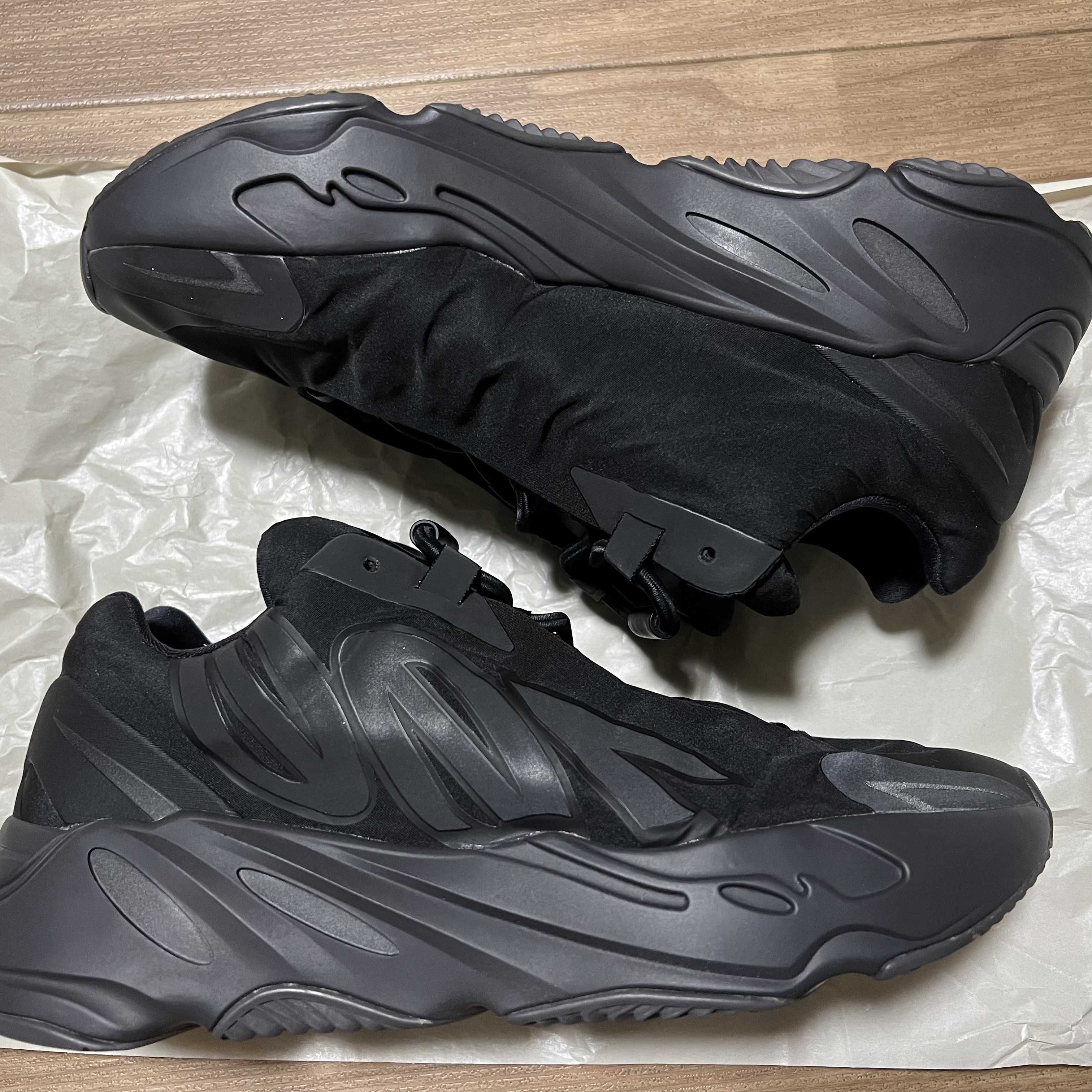adidas YEEZY Boost 700 MNVN "Black"