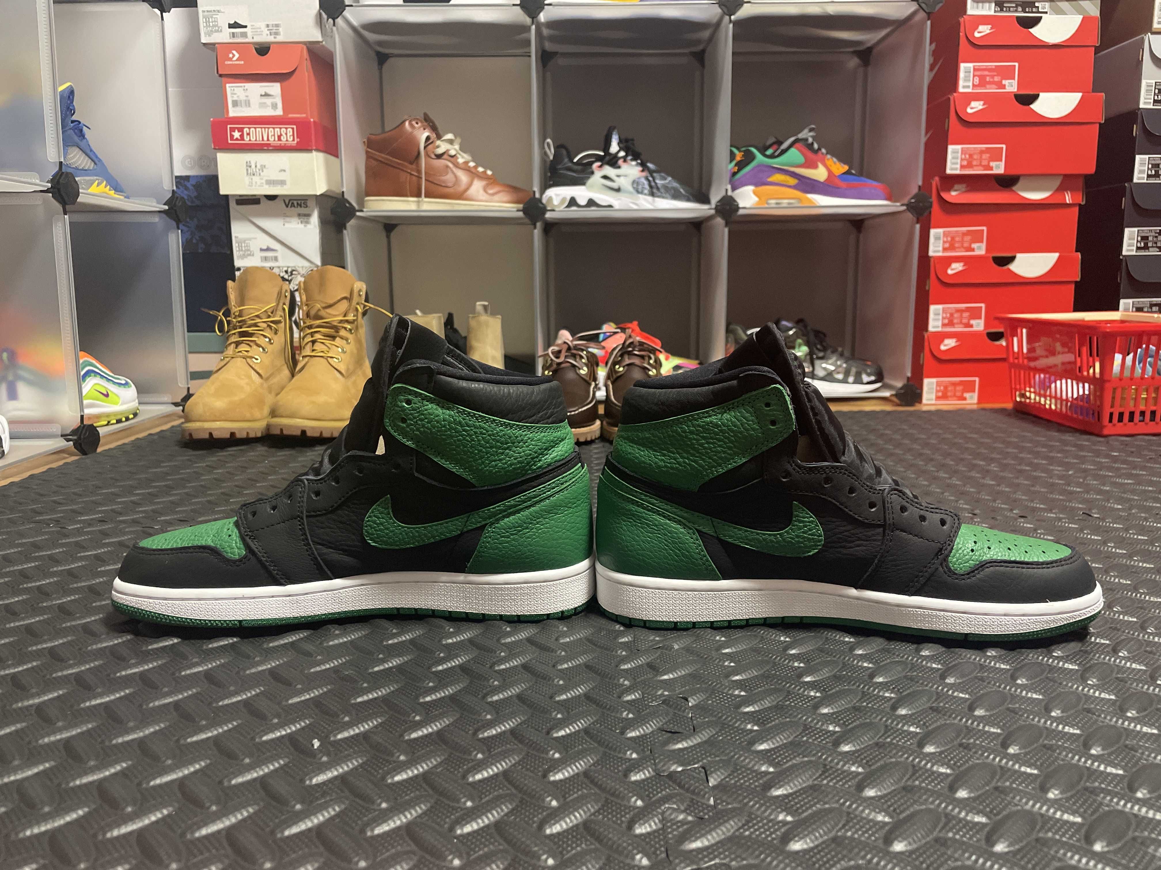Nike Air Jordan 1 Retro High OG "Black/Pine Green" (2020)