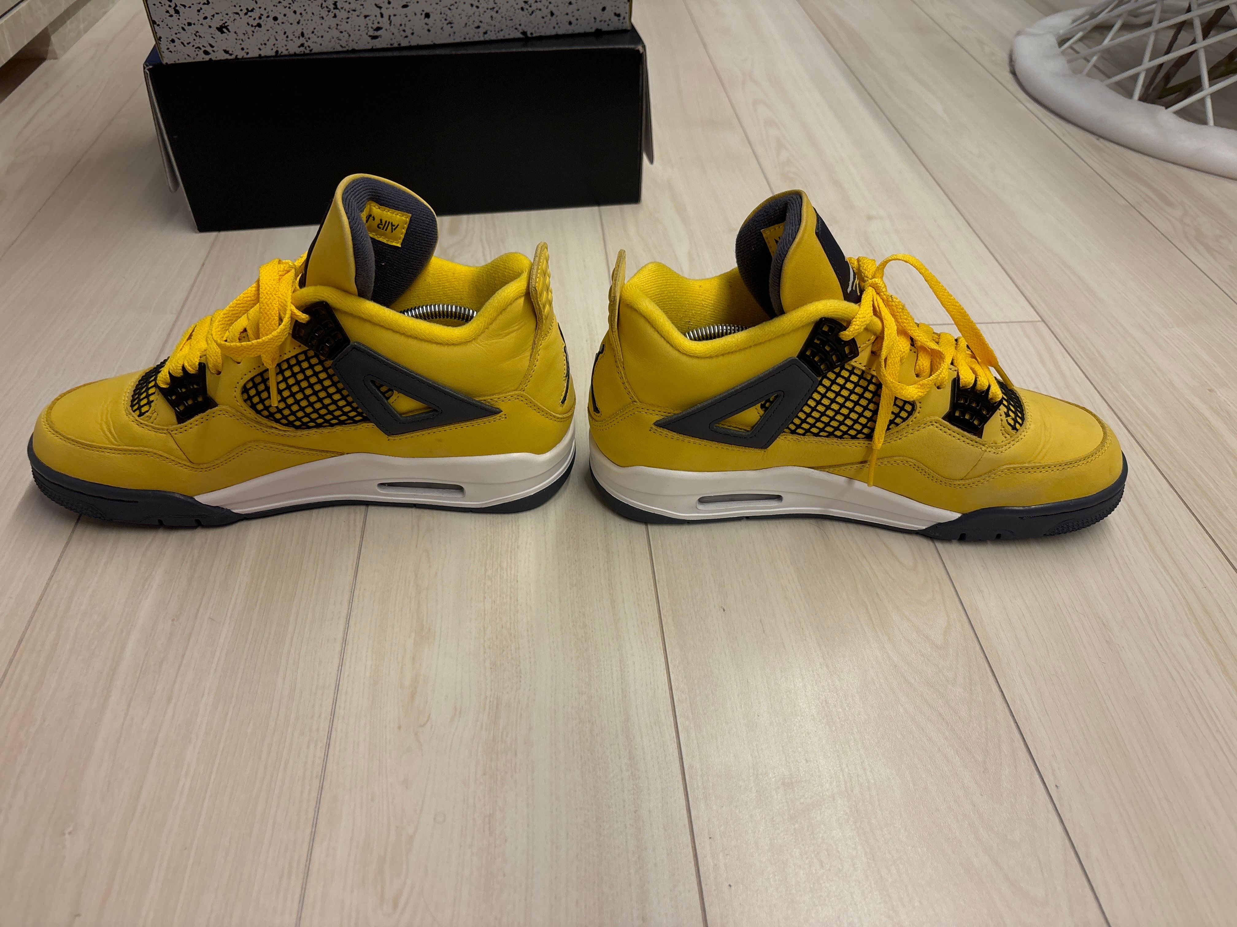 Nike Air Jordan 4 "Tour Yellow"