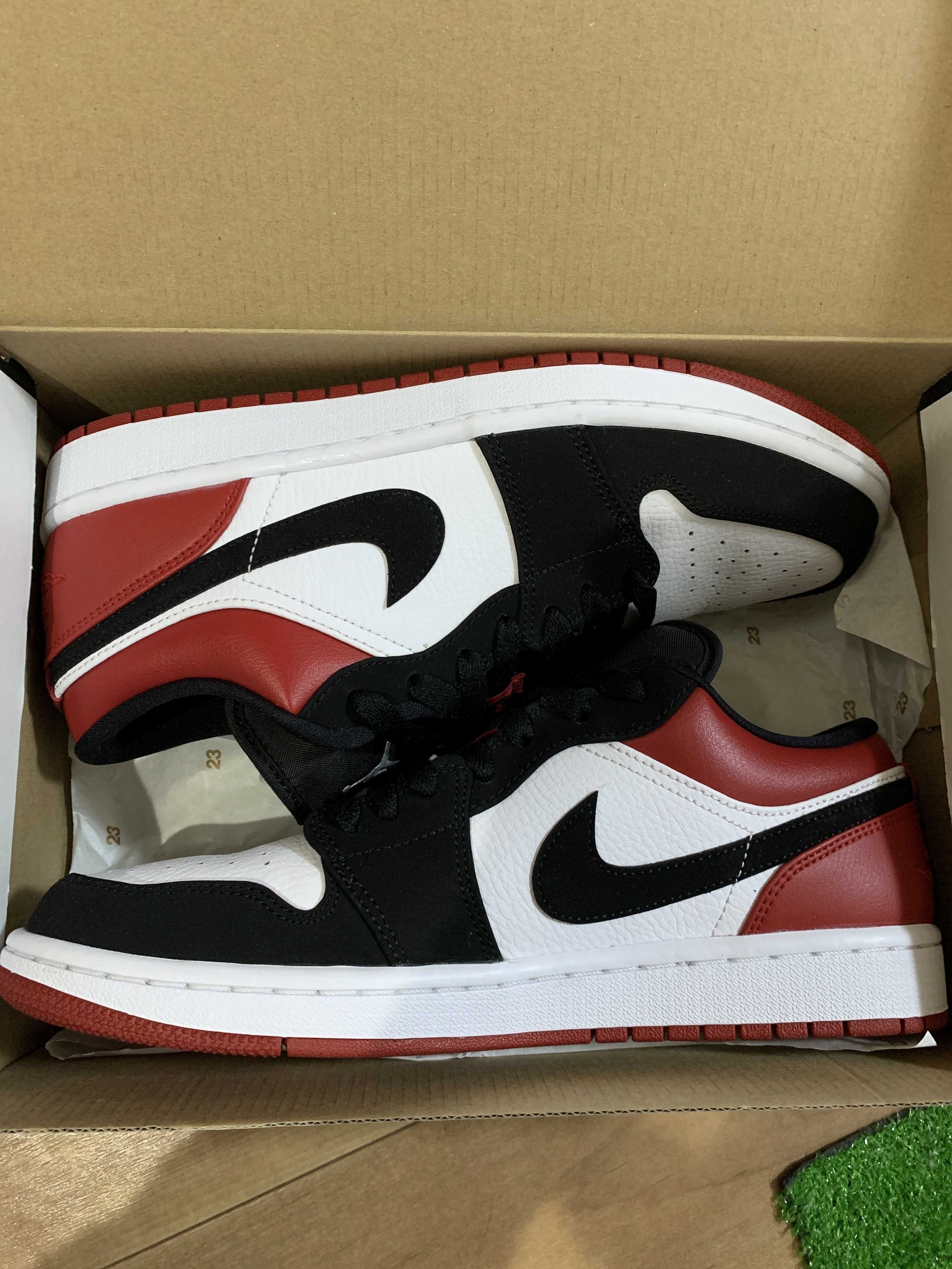 Nike Air Jordan 1 Low "Black Toe"
