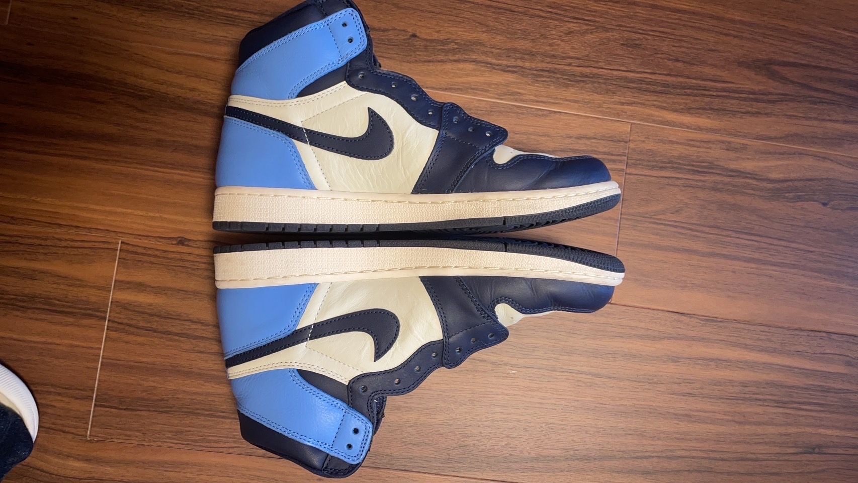 Nike Air Jordan 1 Retro High OG "Obsidian/University Blue"