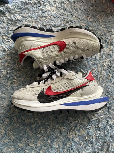 sacai × Nike Vapor Waffle "Royal Fuchsia"