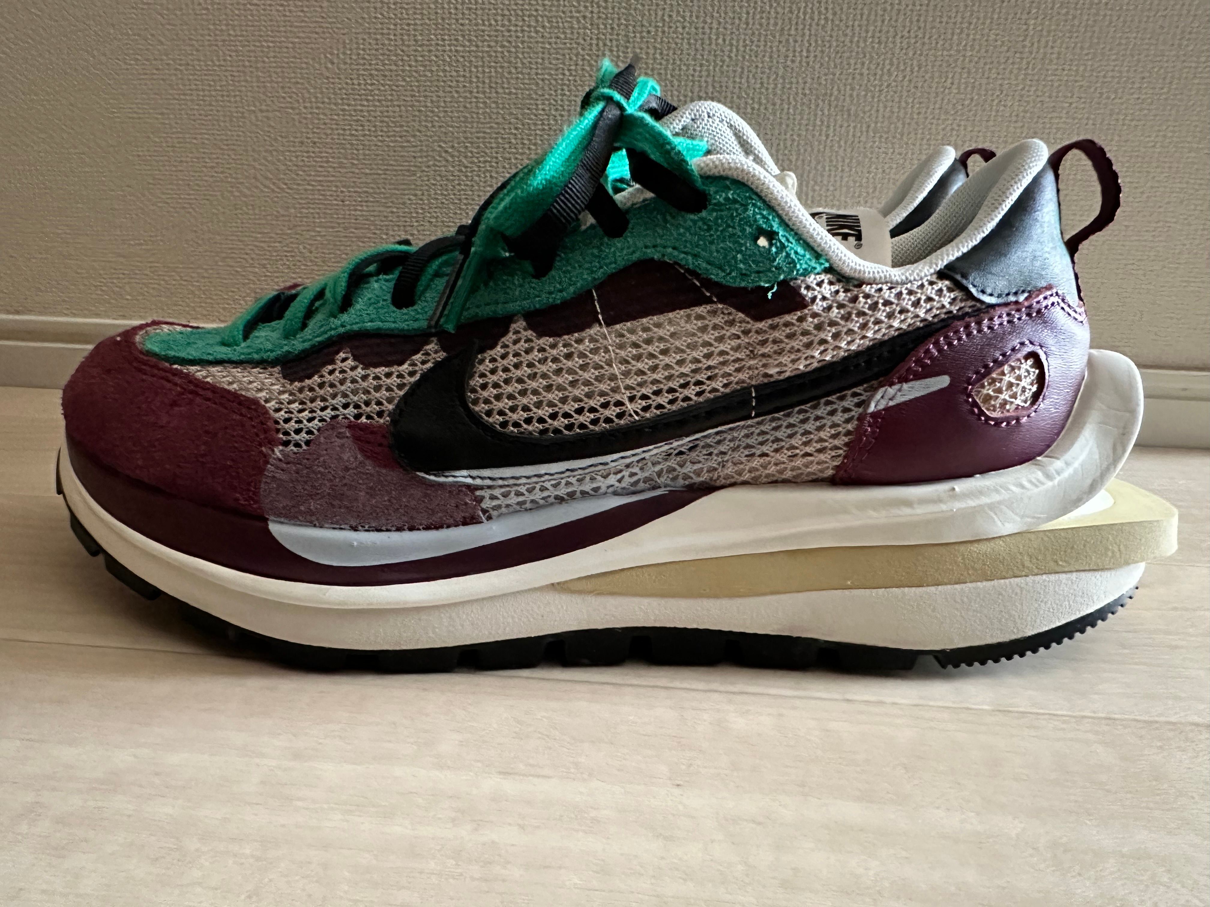 sacai × Nike Vapor Waffle "String/Red/Green"