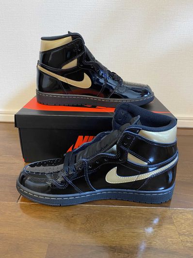 Nike Air Jordan 1 High OG "Black-Metalic Gold"