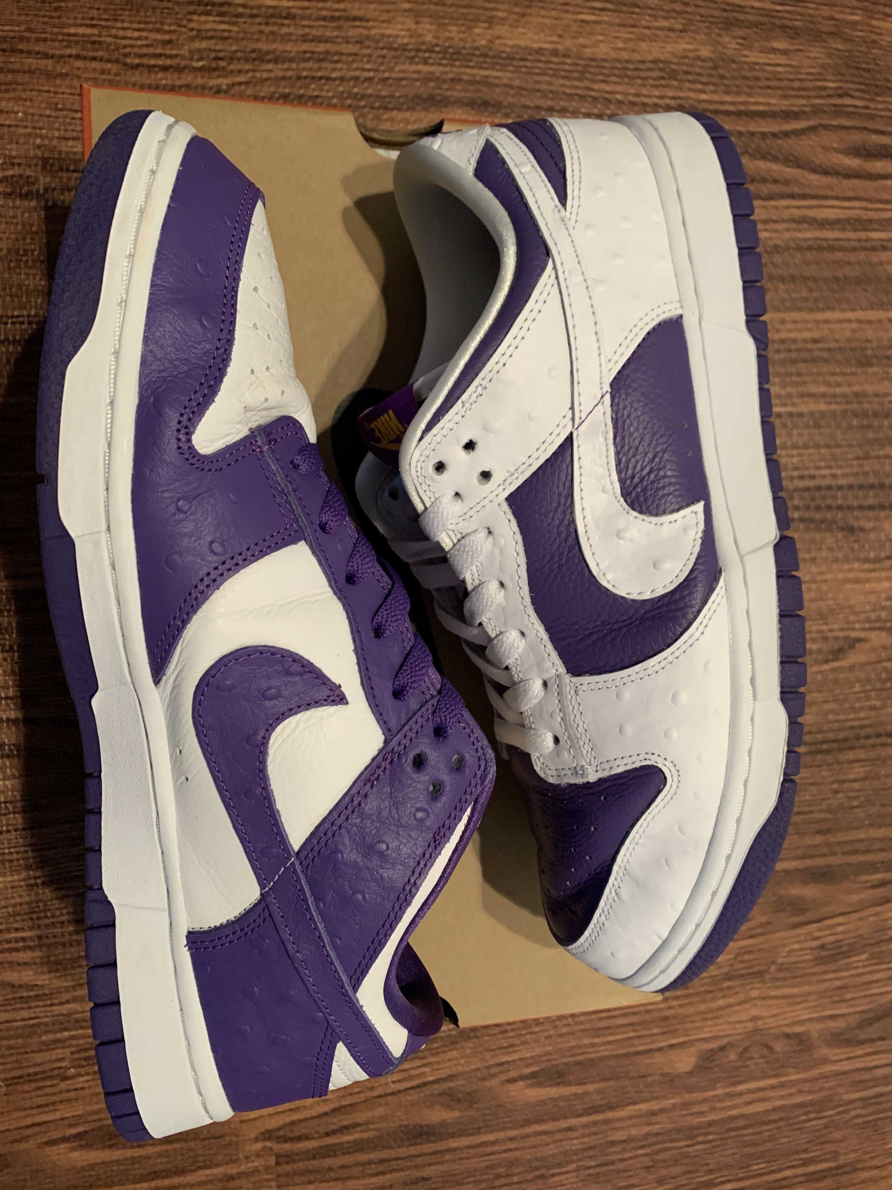 Nike Women's Dunk Low "Made You Look"