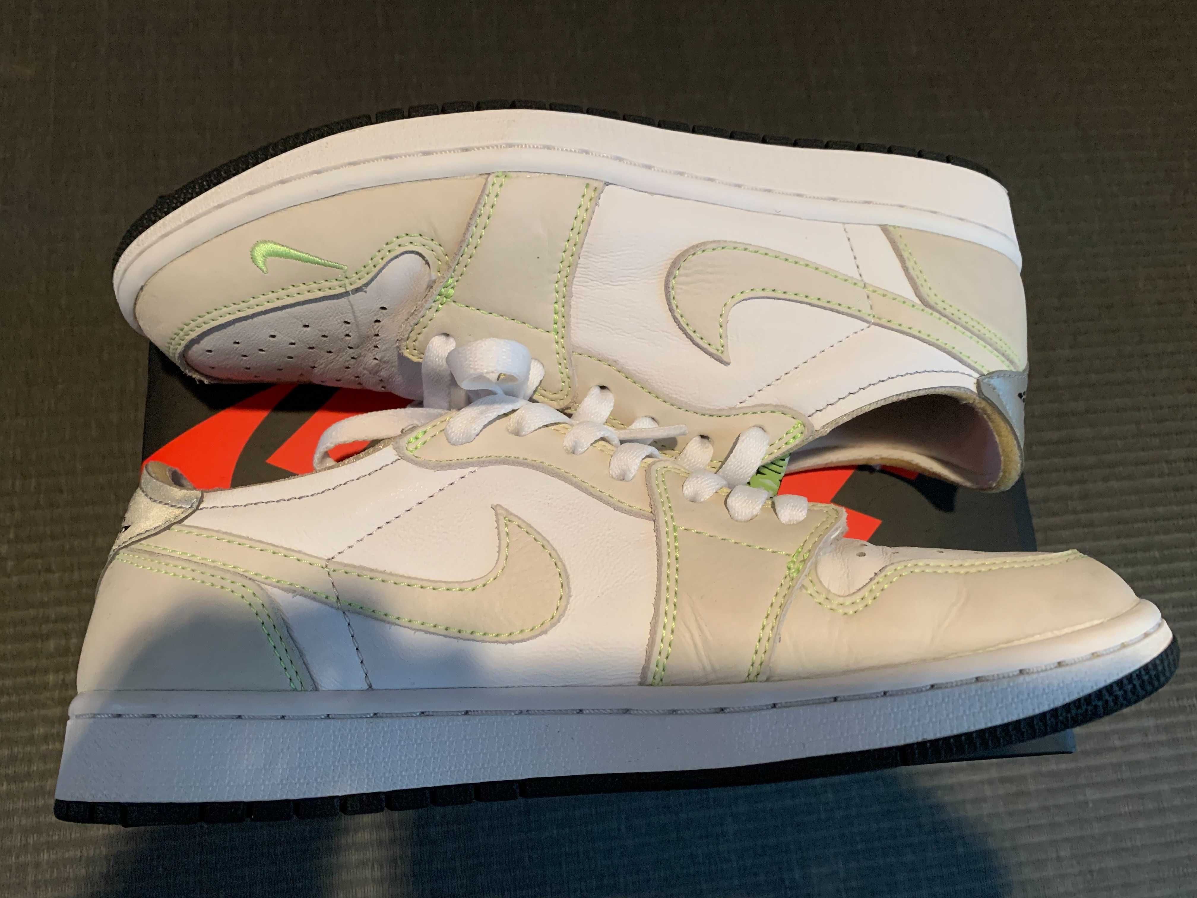 Nike Air Jordan 1 Low OG "Ghost Green"