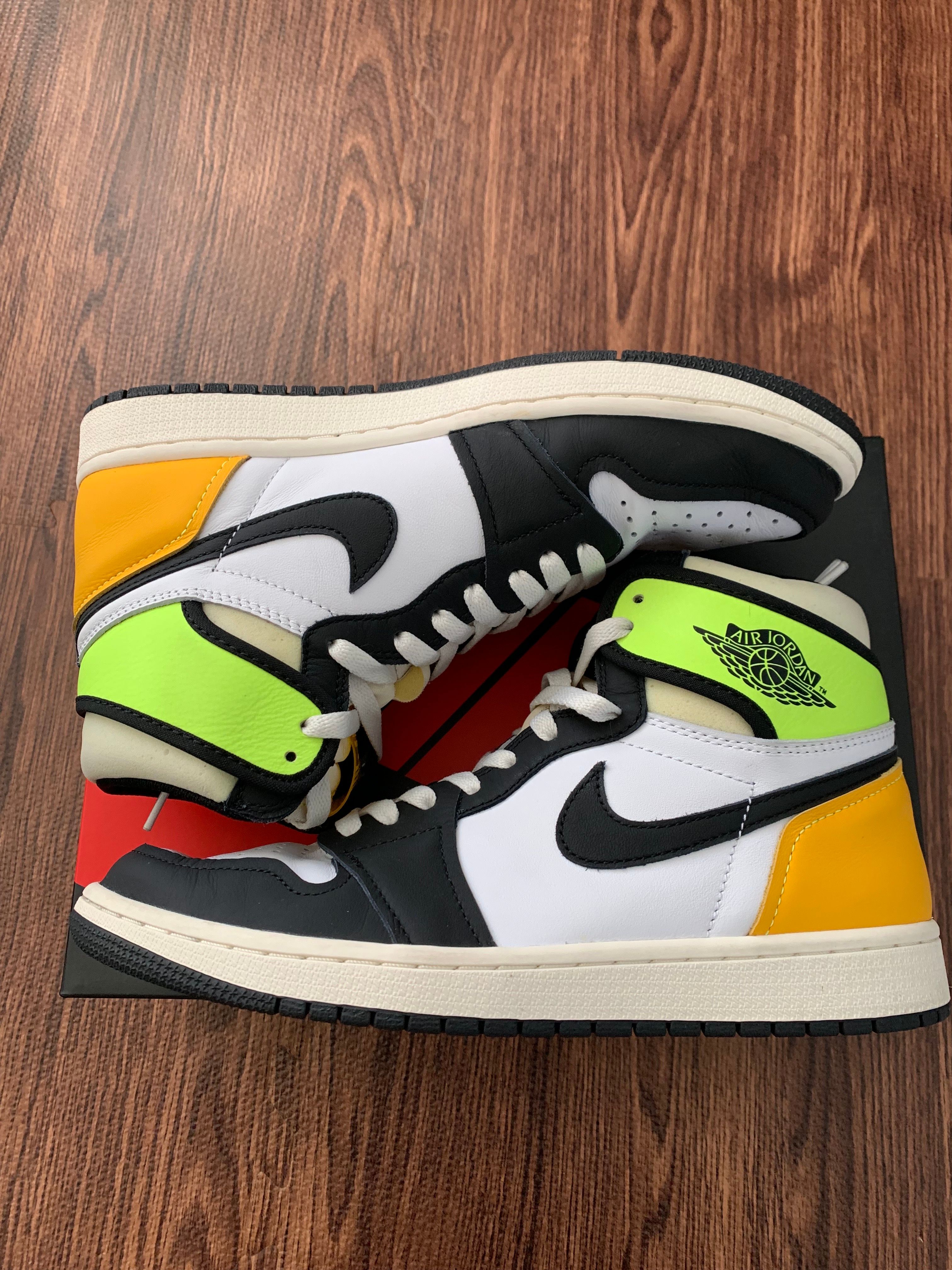 Nike Air Jordan 1 High OG "Volt Gold"