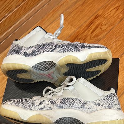 Nike Jordan Retro 11 Low Bone Retro 11 Light Bone University Red