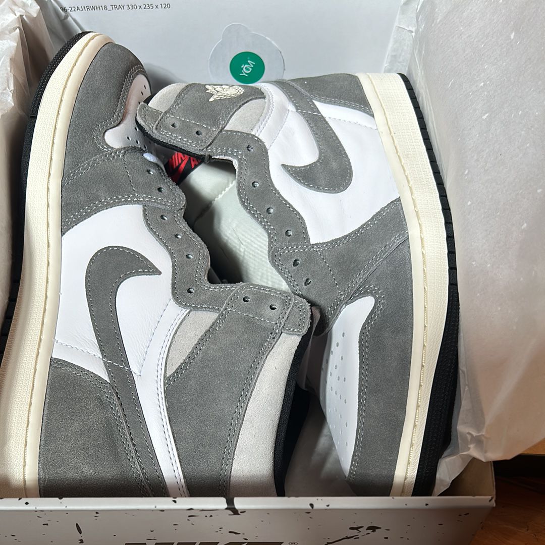 Nike Air Jordan 1 Retro High OG "Black and Smoke Grey"