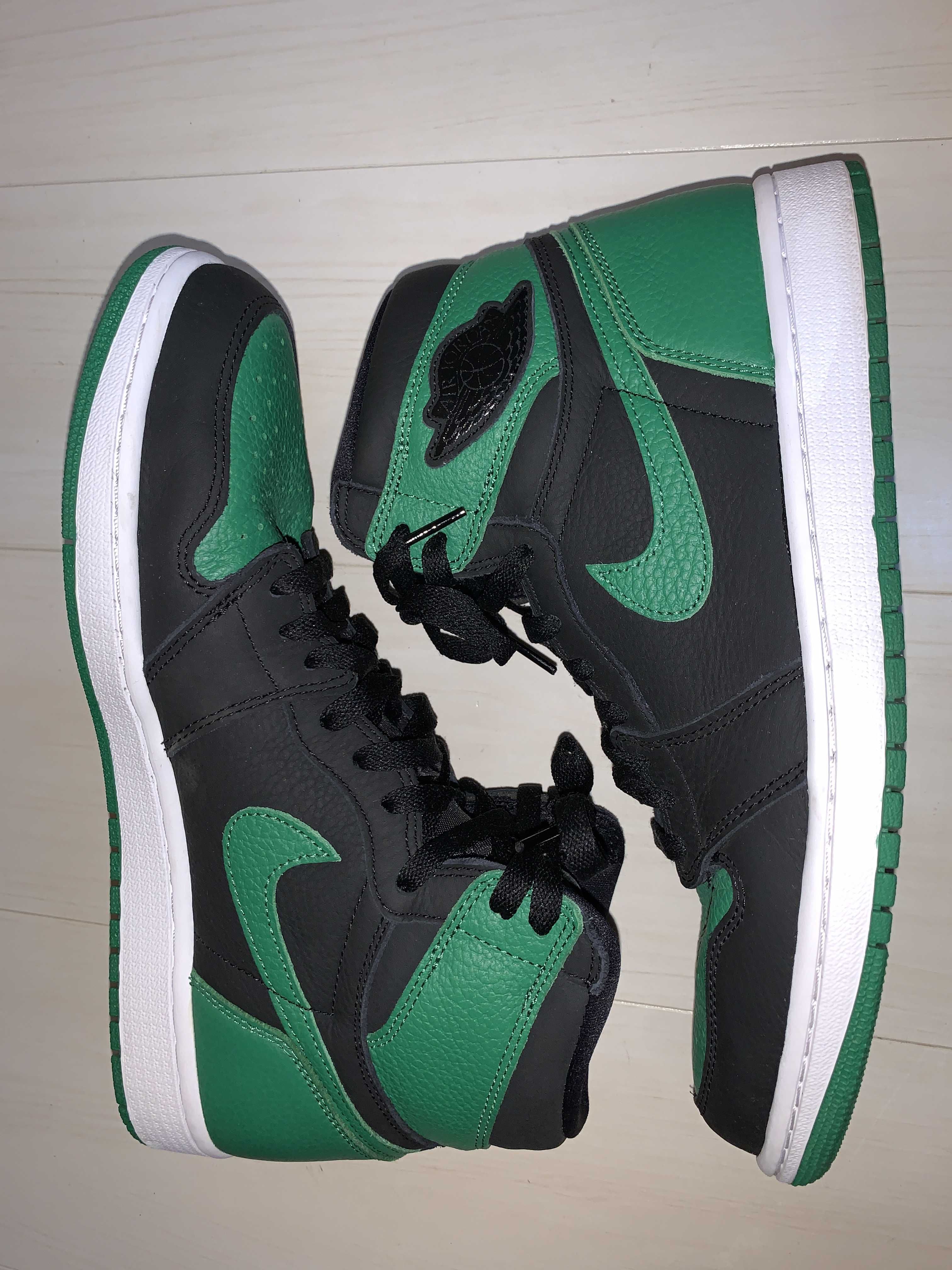 Nike Air Jordan 1 Retro High OG "Black/Pine Green" (2020)      