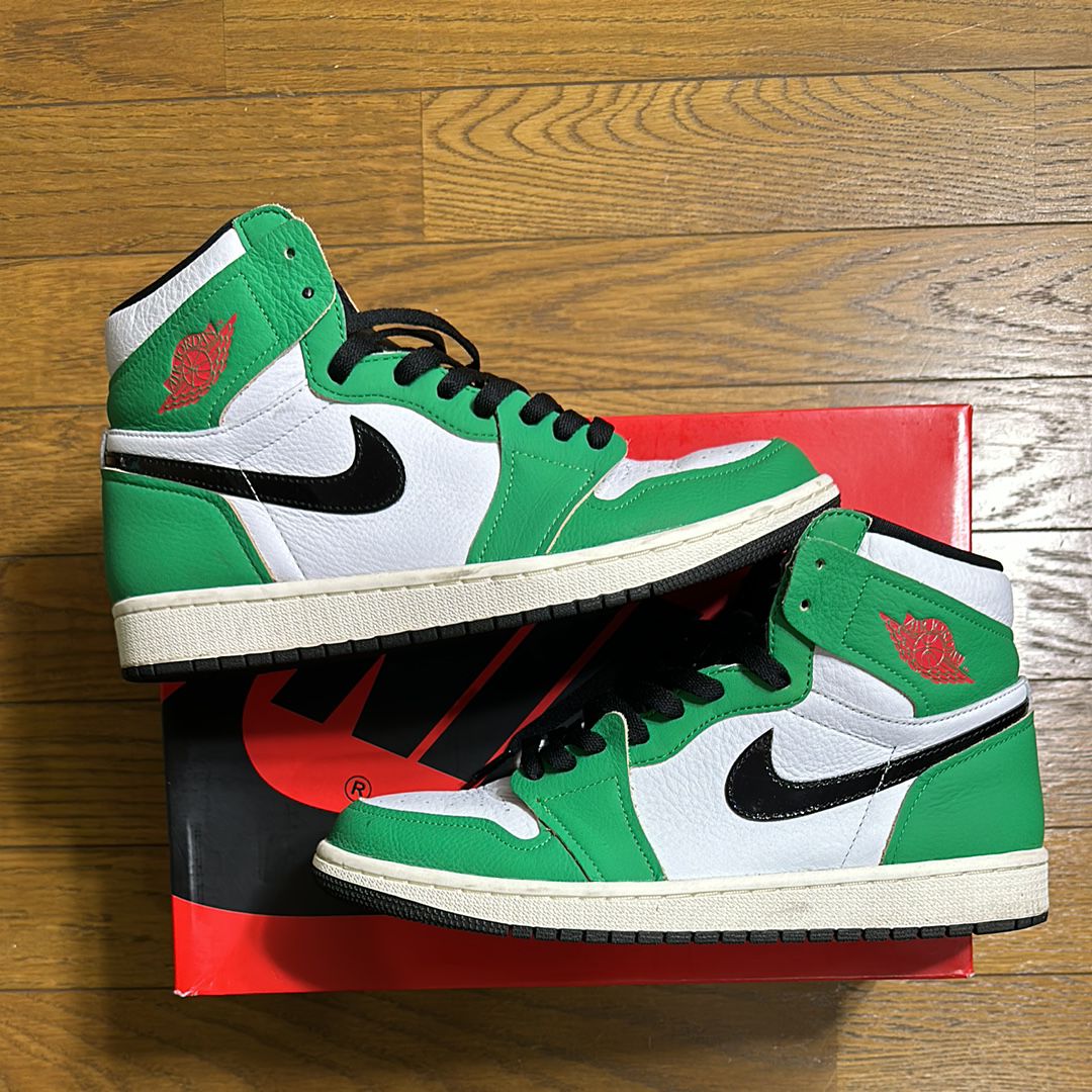 Nike Women's Air Jordan 1 High OG "Lucky Green/White-Sail-Black"