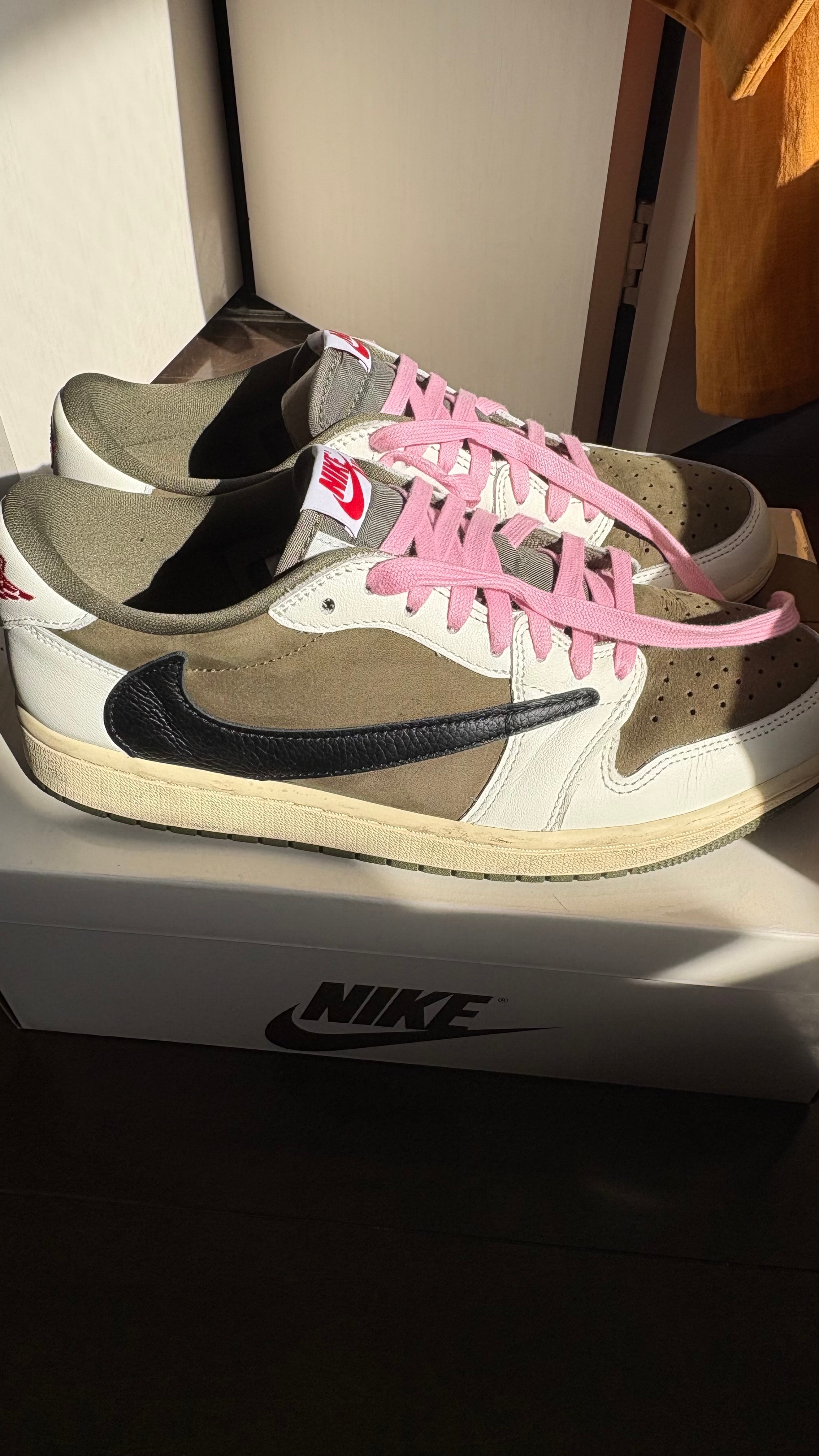 Travis Scott × Nike Air Jordan 1 Low OG SP "Reverse Olive"