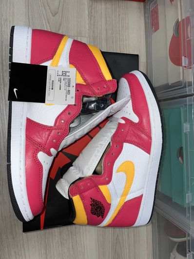 Nike Air Jordan 1 High OG "Light Fusion Red"