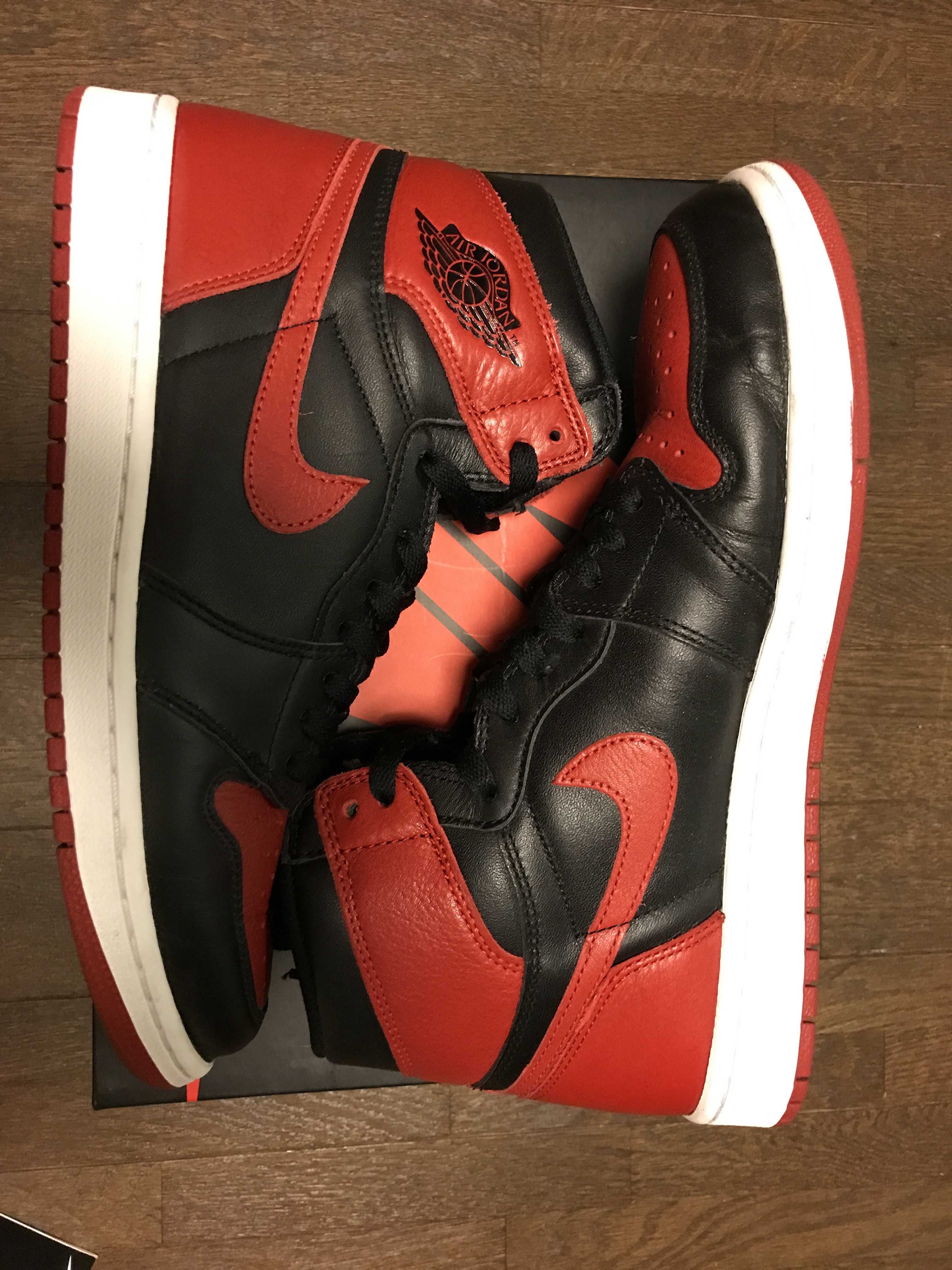 Nike Air Jordan 1 Retro High OG "Bred/Banned" (2016)