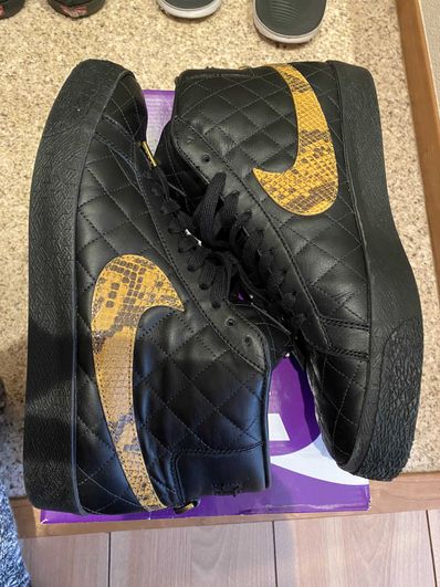 Supreme × Nike SB Blazer Mid "Black"