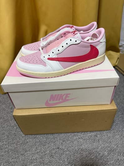 Travis Scott × Nike Air Jordan 1 Retro Low OG "Sail/Tropical Pink"