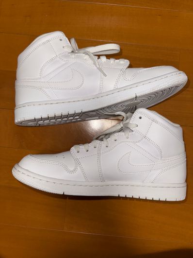 Nike Air Jordan 1 Mid "Triple White"