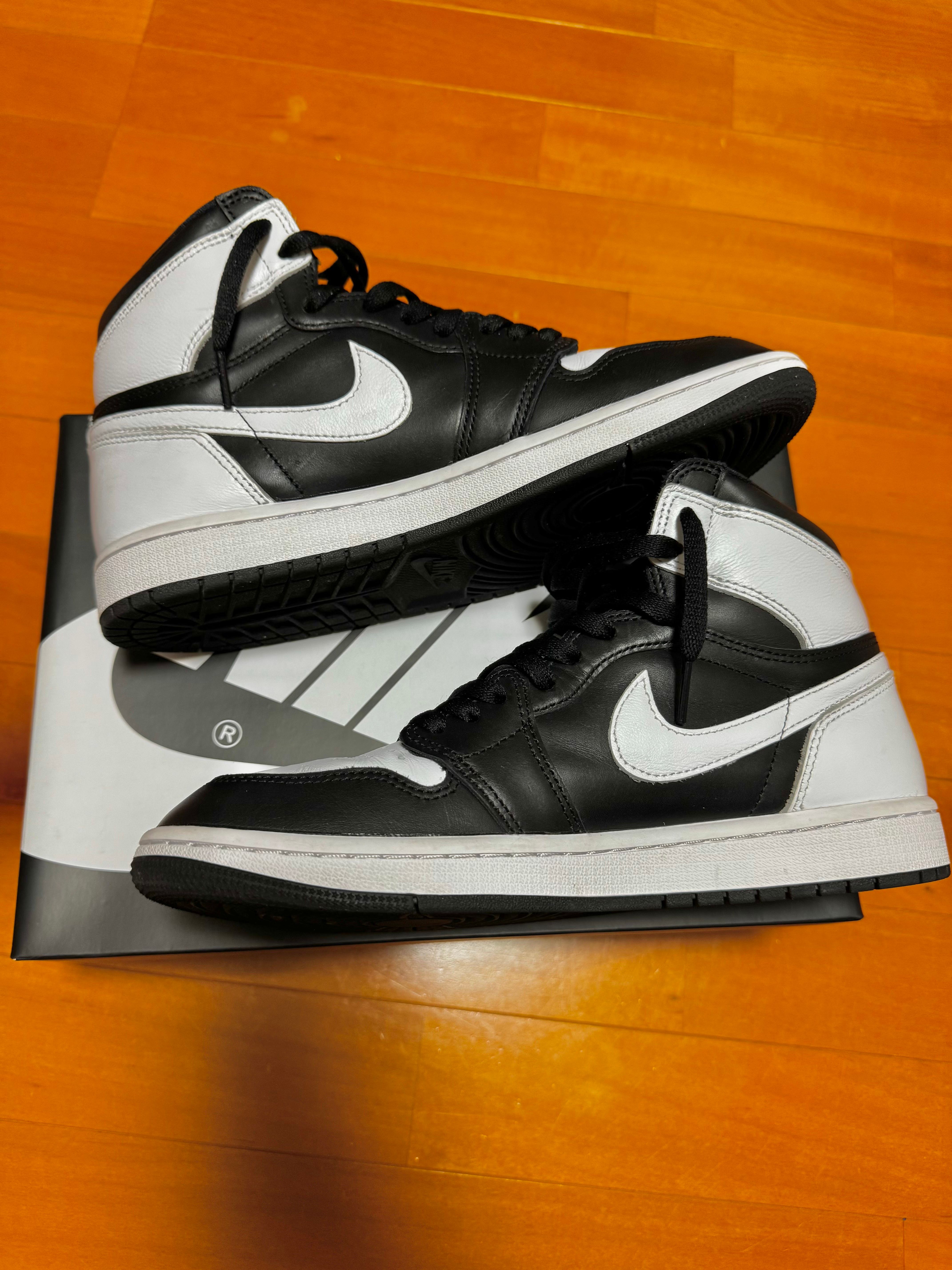Nike Air Jordan 1 Retro High OG "Black/White"