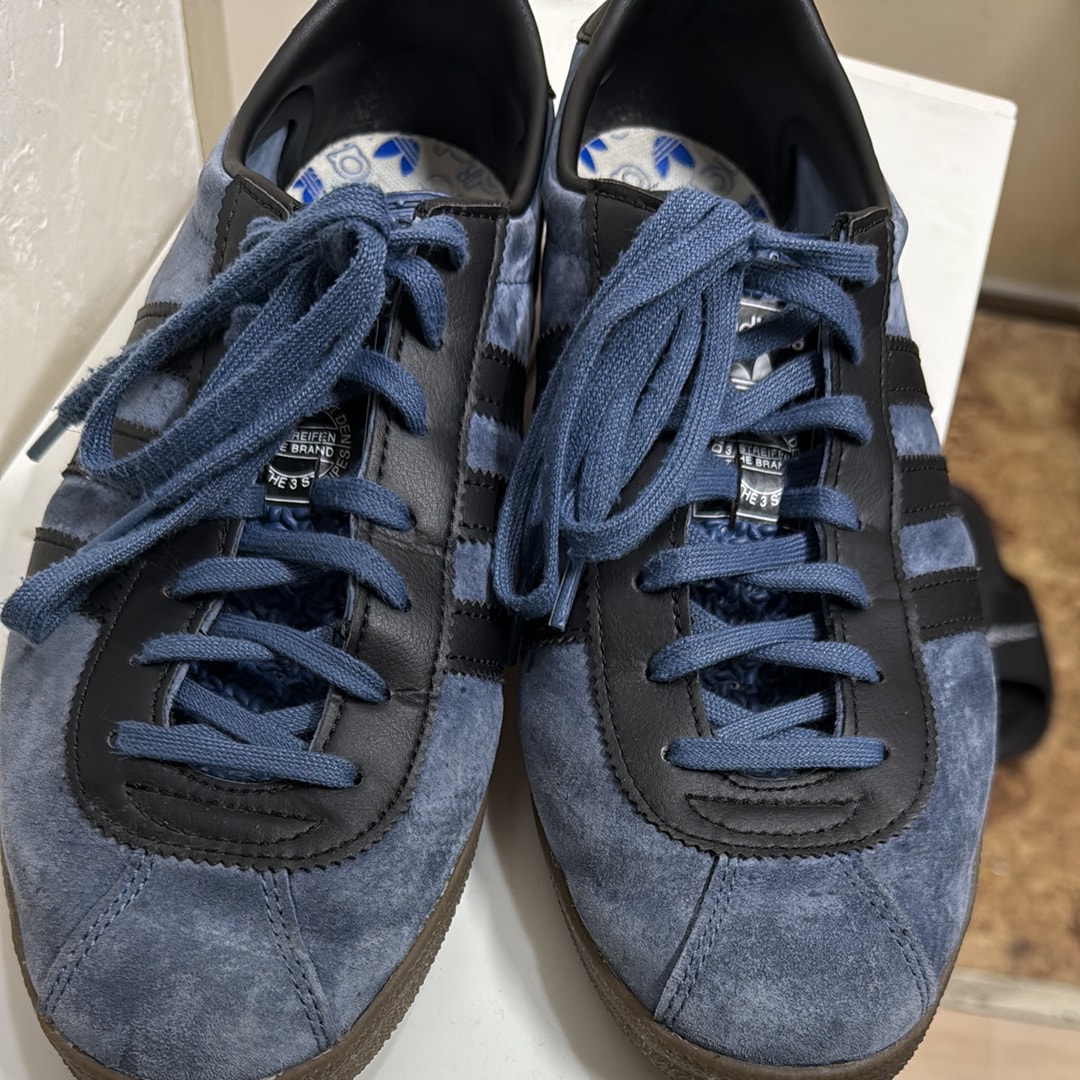 アディダス ロンドン "プリラブドインク/コアブラック/ガム"